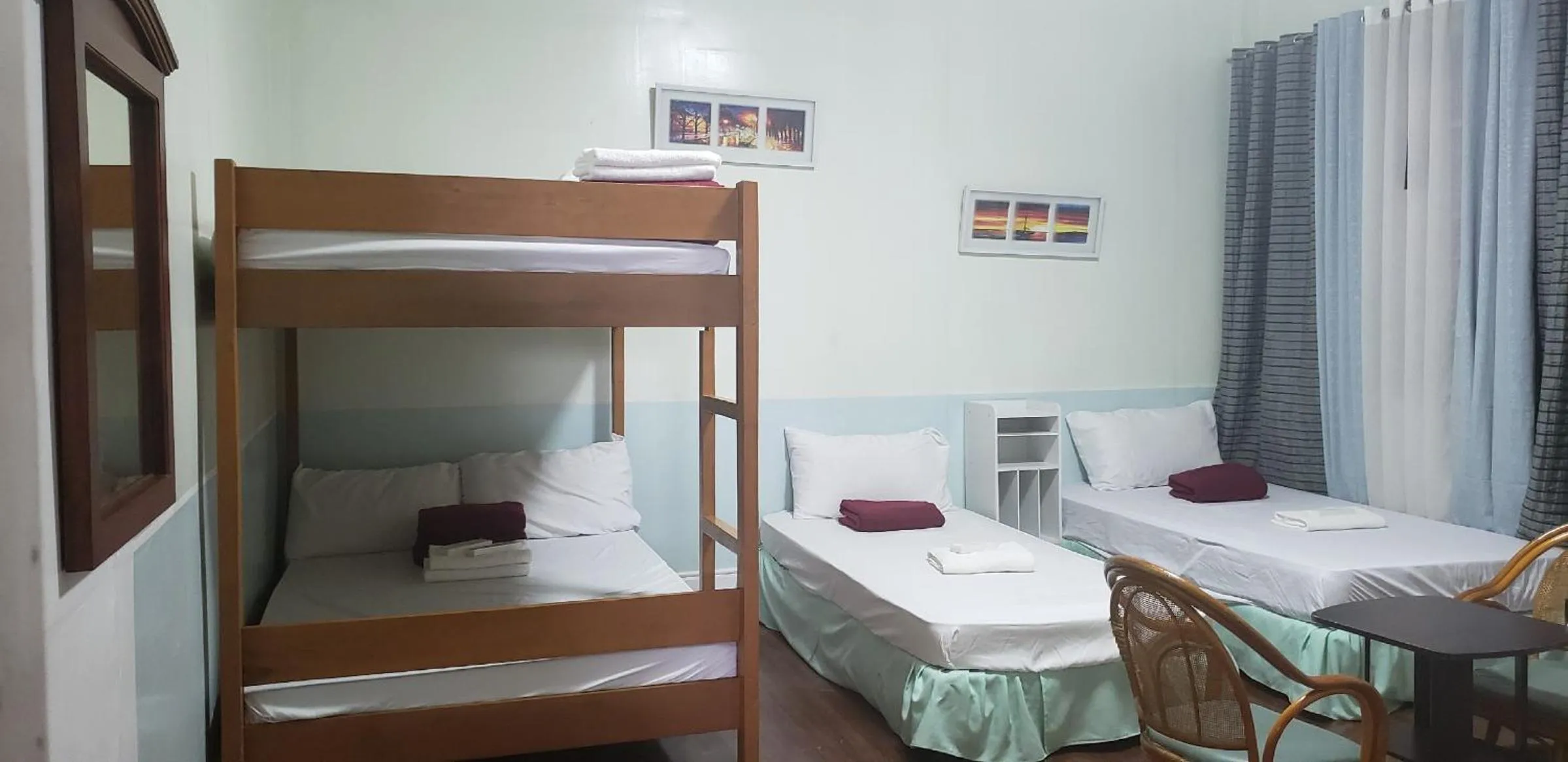 Photo of the whole room, Bed in Old Orangewood Bed & Breakfast