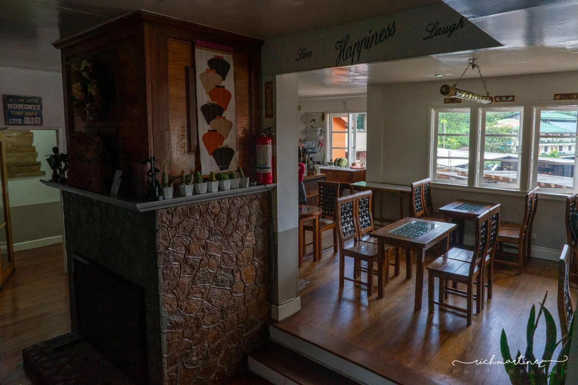 Restaurant/places to eat in Old Orangewood Bed & Breakfast