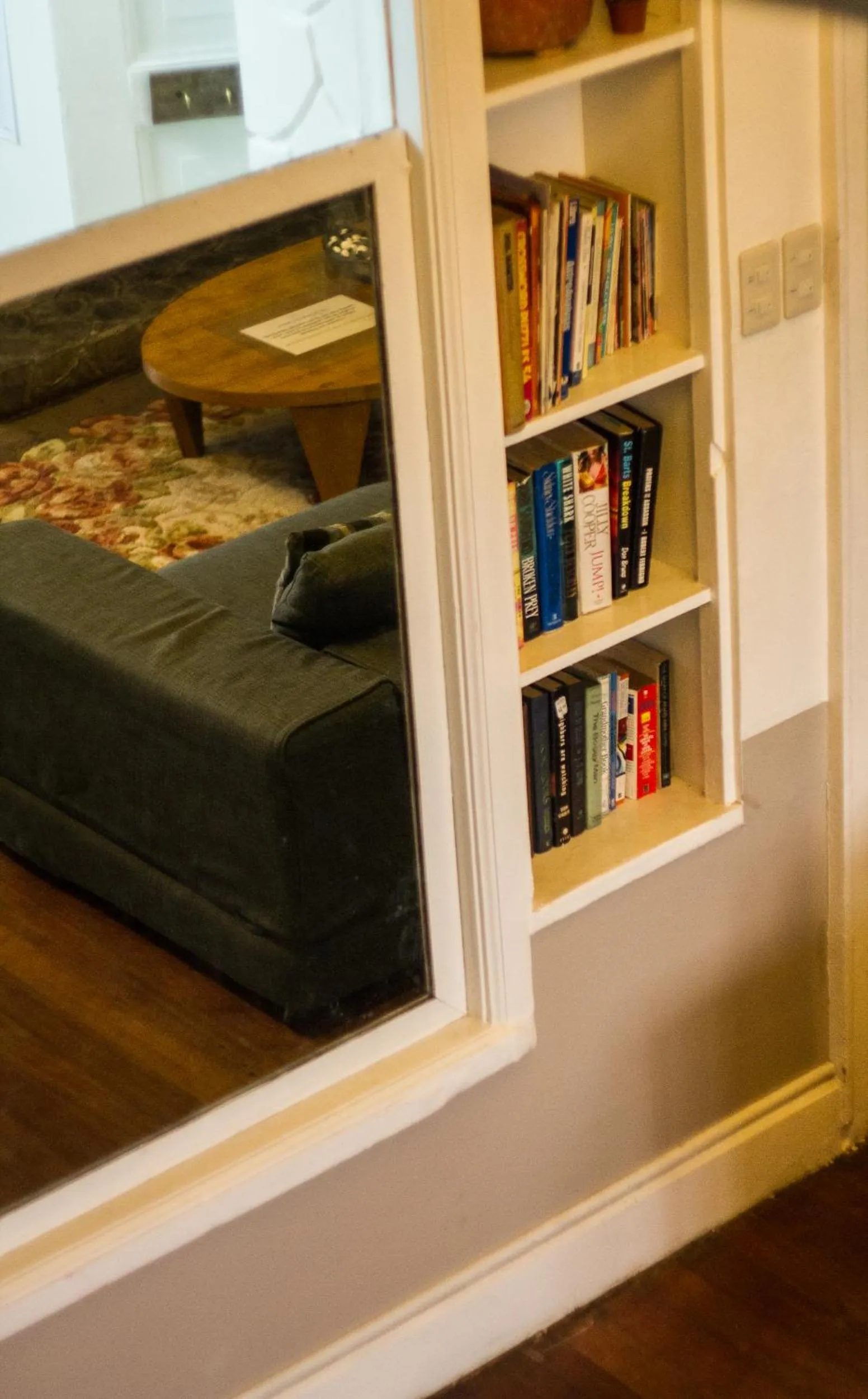 Library, Bed in Old Orangewood Bed & Breakfast