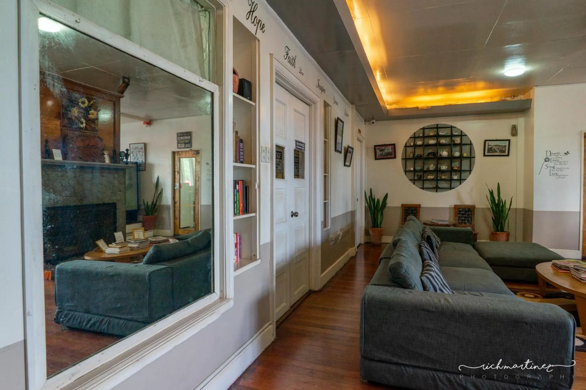 Living room in Old Orangewood Bed & Breakfast