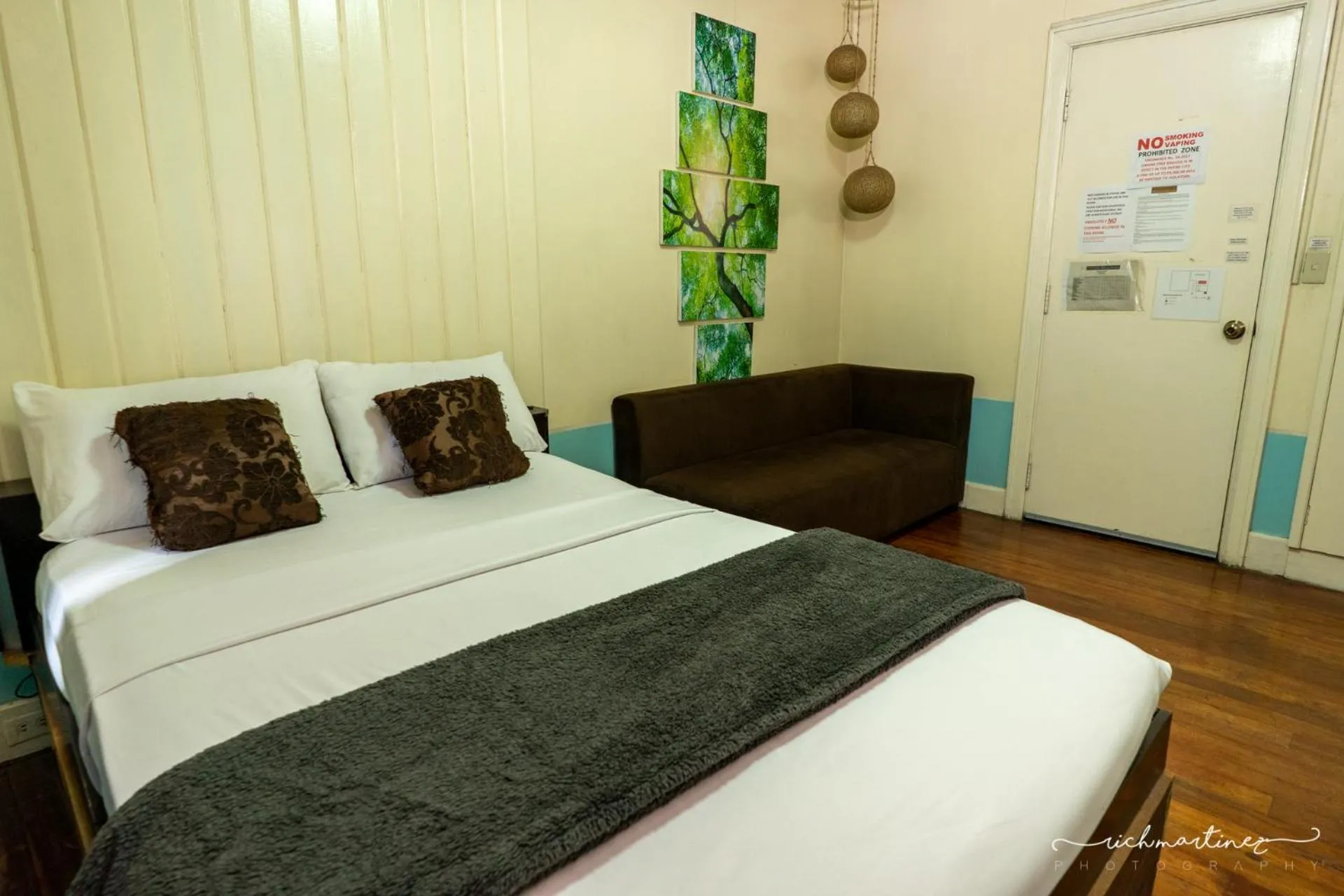 Photo of the whole room, Bed in Old Orangewood Bed & Breakfast