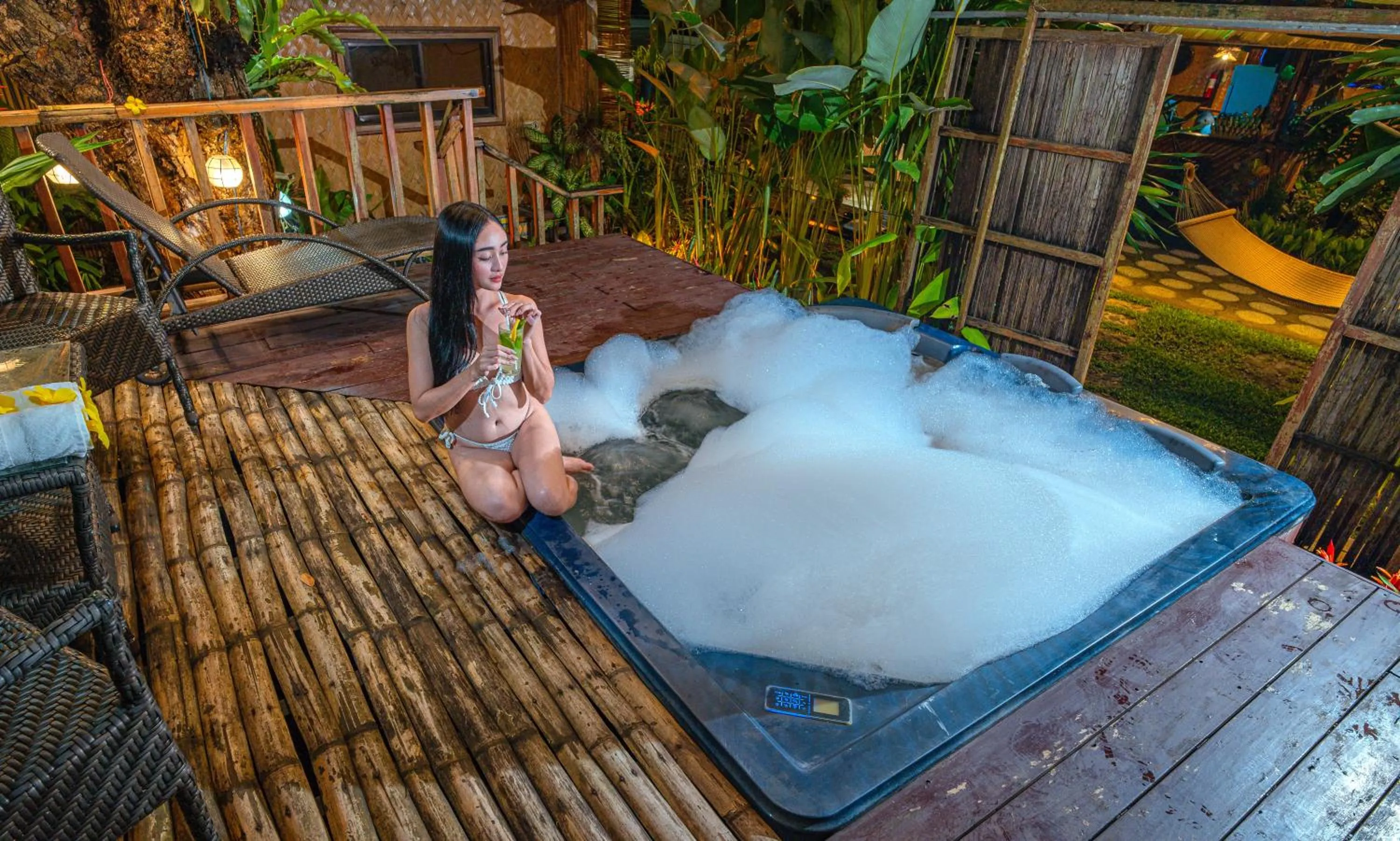 Hot Tub in Puerto Pension Inn