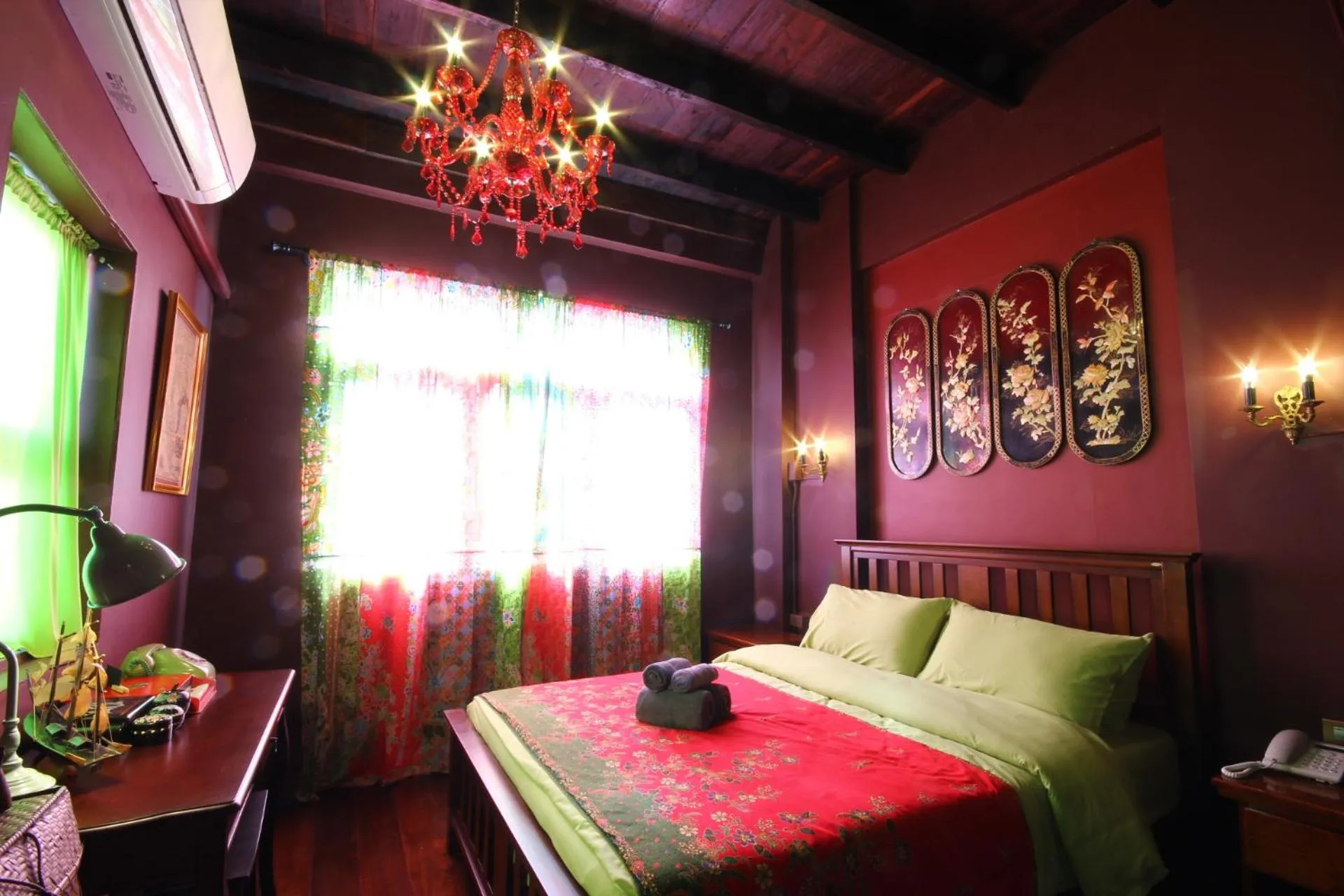 Photo of the whole room, Bed in Baan Nai Nakhon