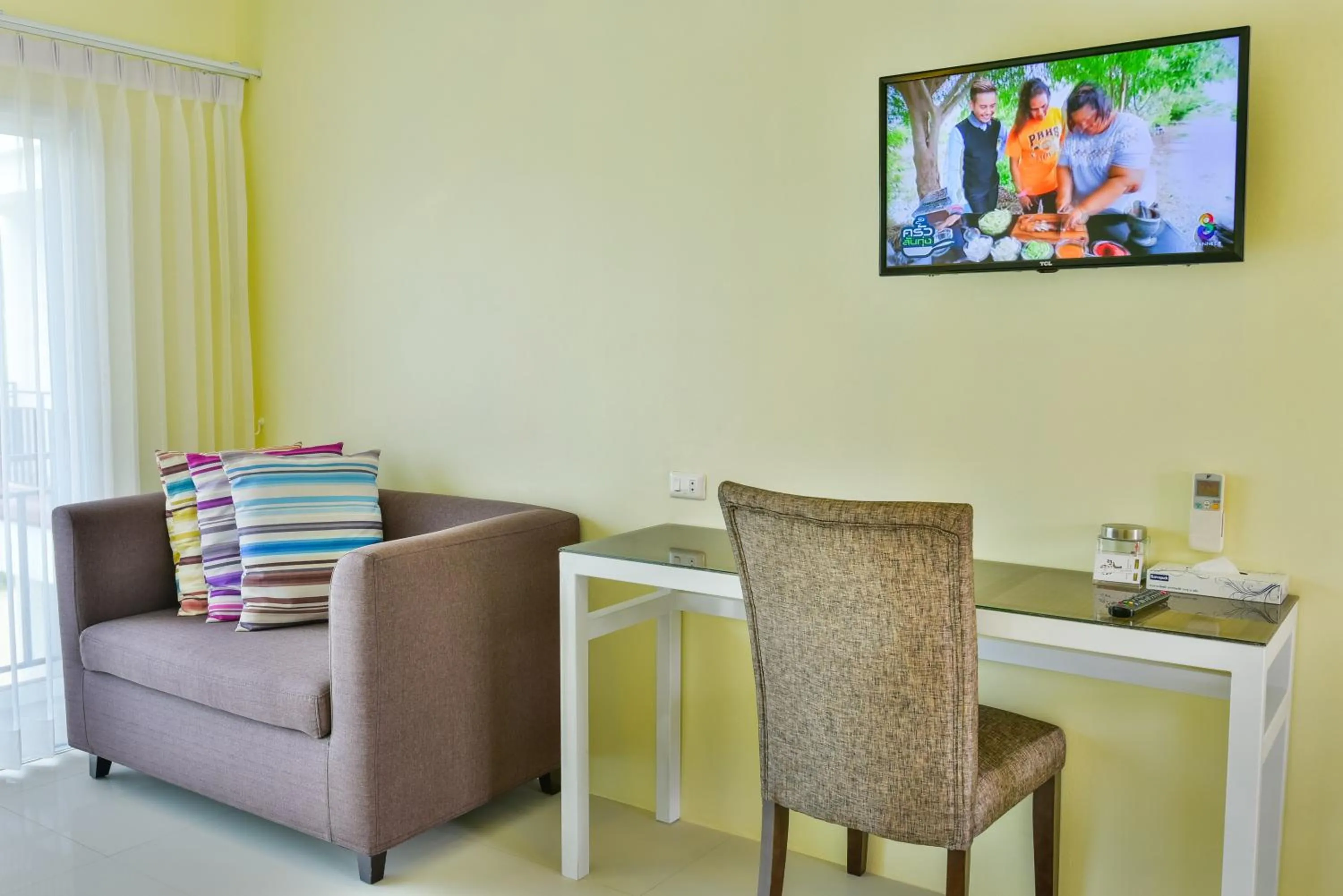 Lounge or bar in Southgate Residence Hotel - SHA Certified