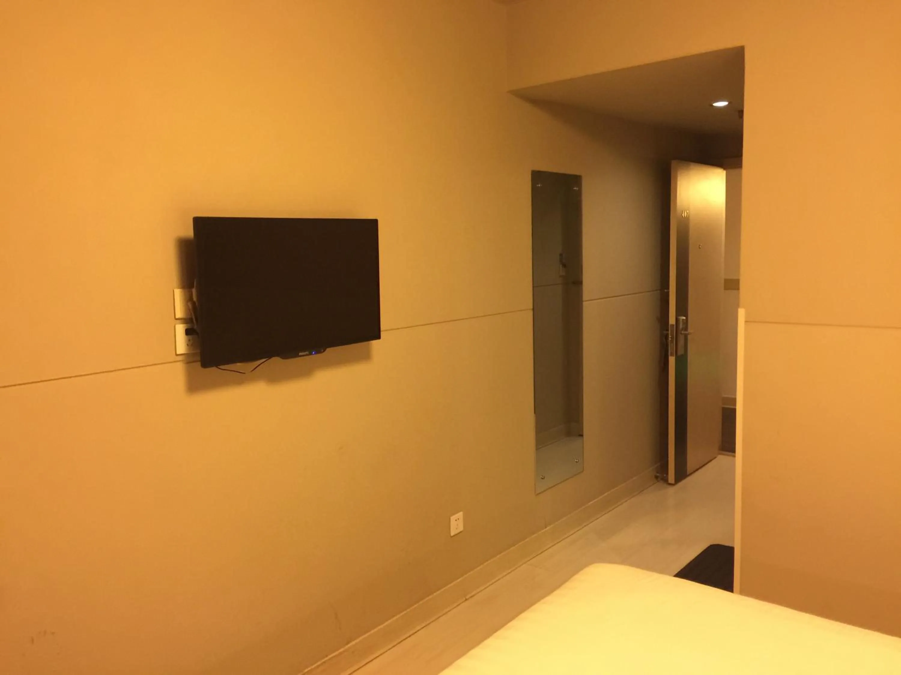 Decorative detail, Bed in Jinjiang Inn Beijing Pingguoyuan