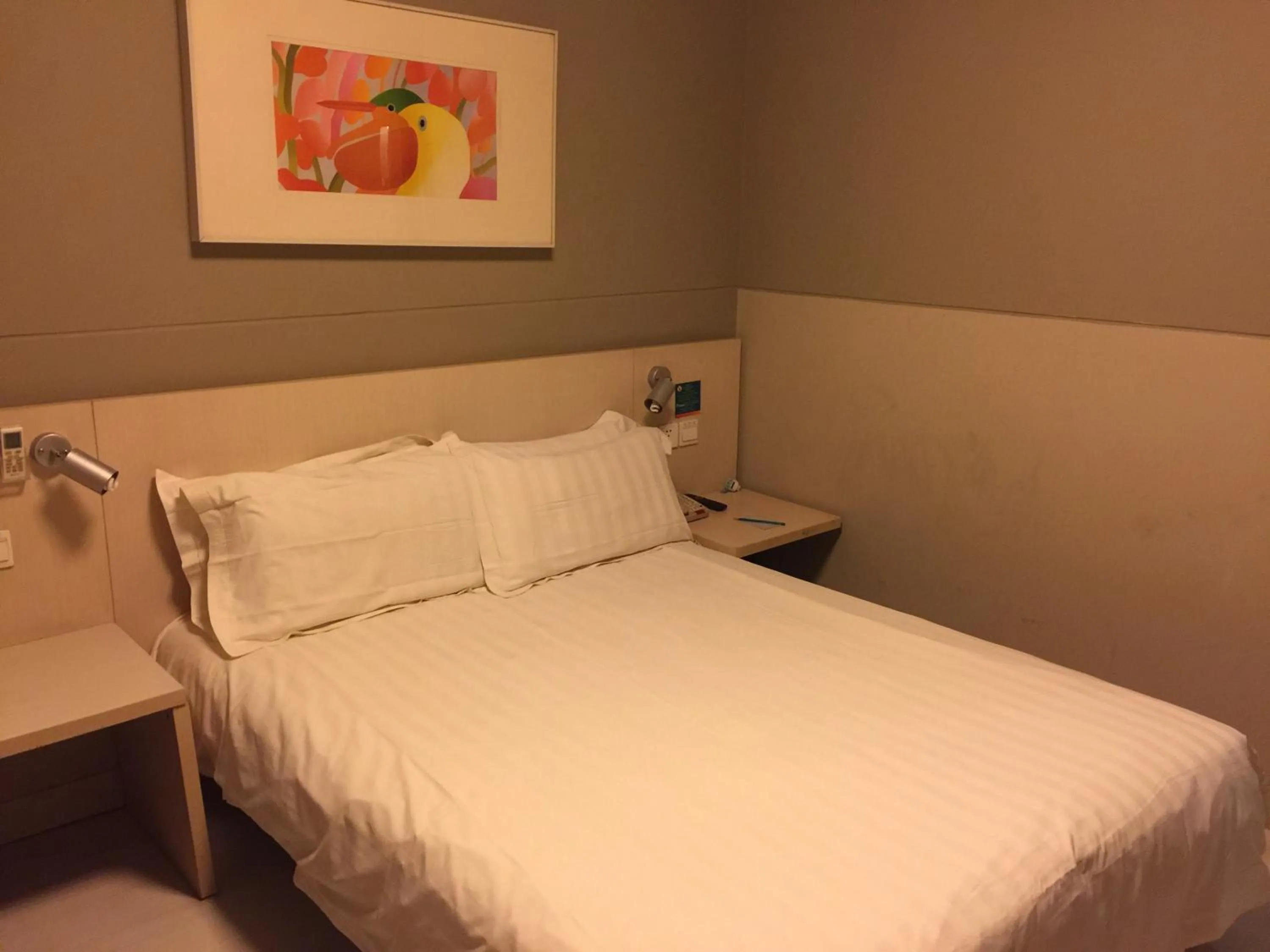 Decorative detail, Bed in Jinjiang Inn Beijing Pingguoyuan