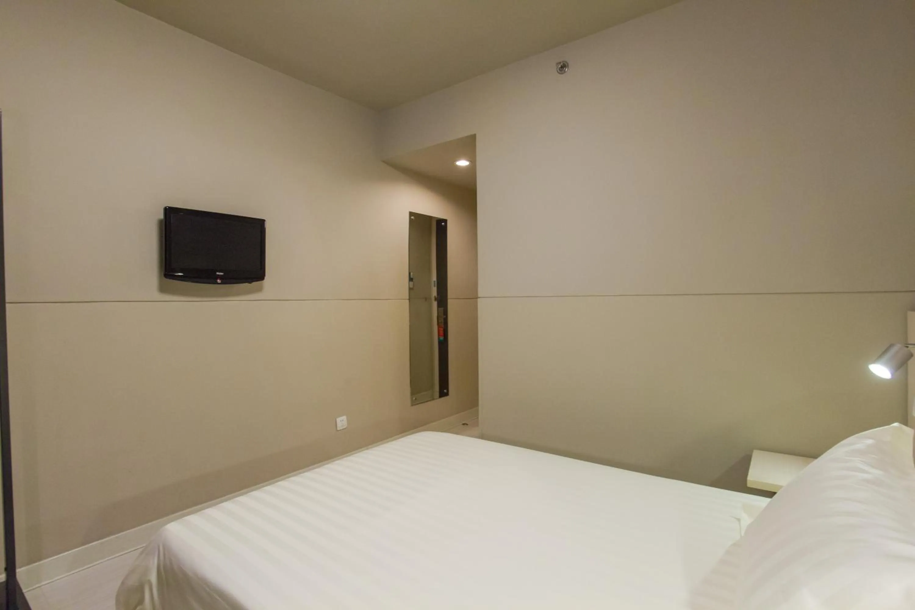 Photo of the whole room in Jinjiang Inn Beijing Xisi