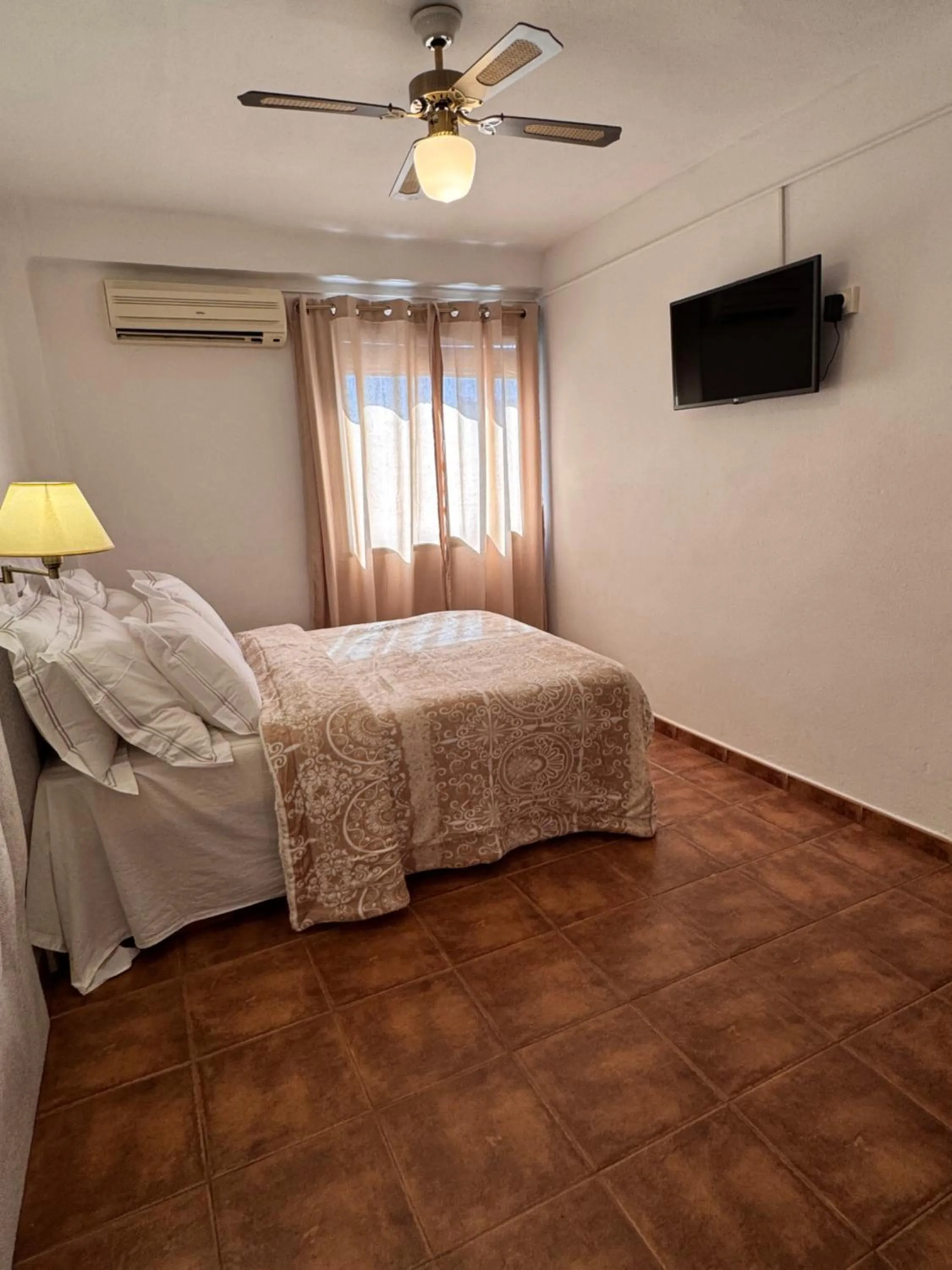 Toilet, Bed in Hotel Serramar