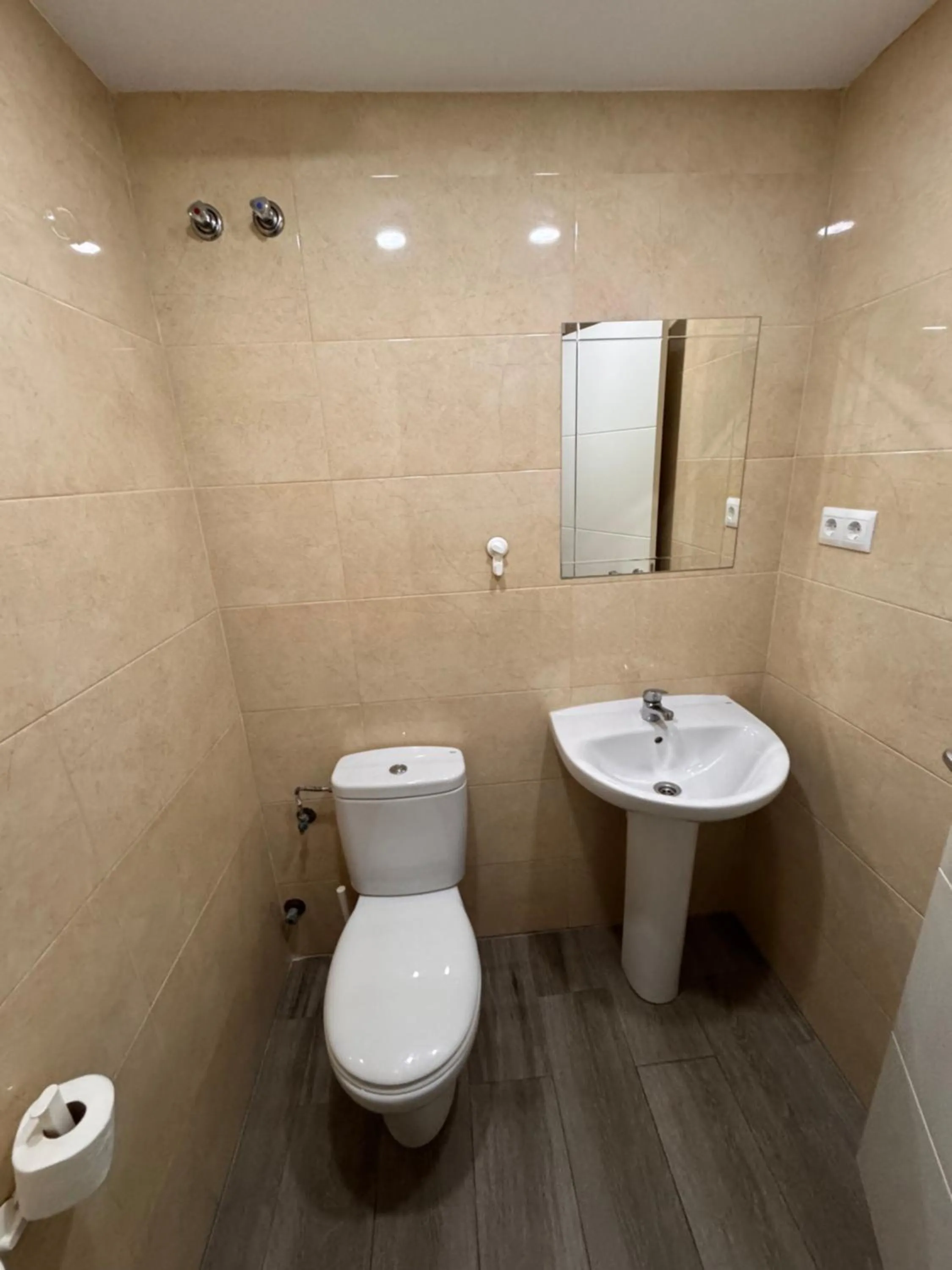 Toilet in Hotel Serramar