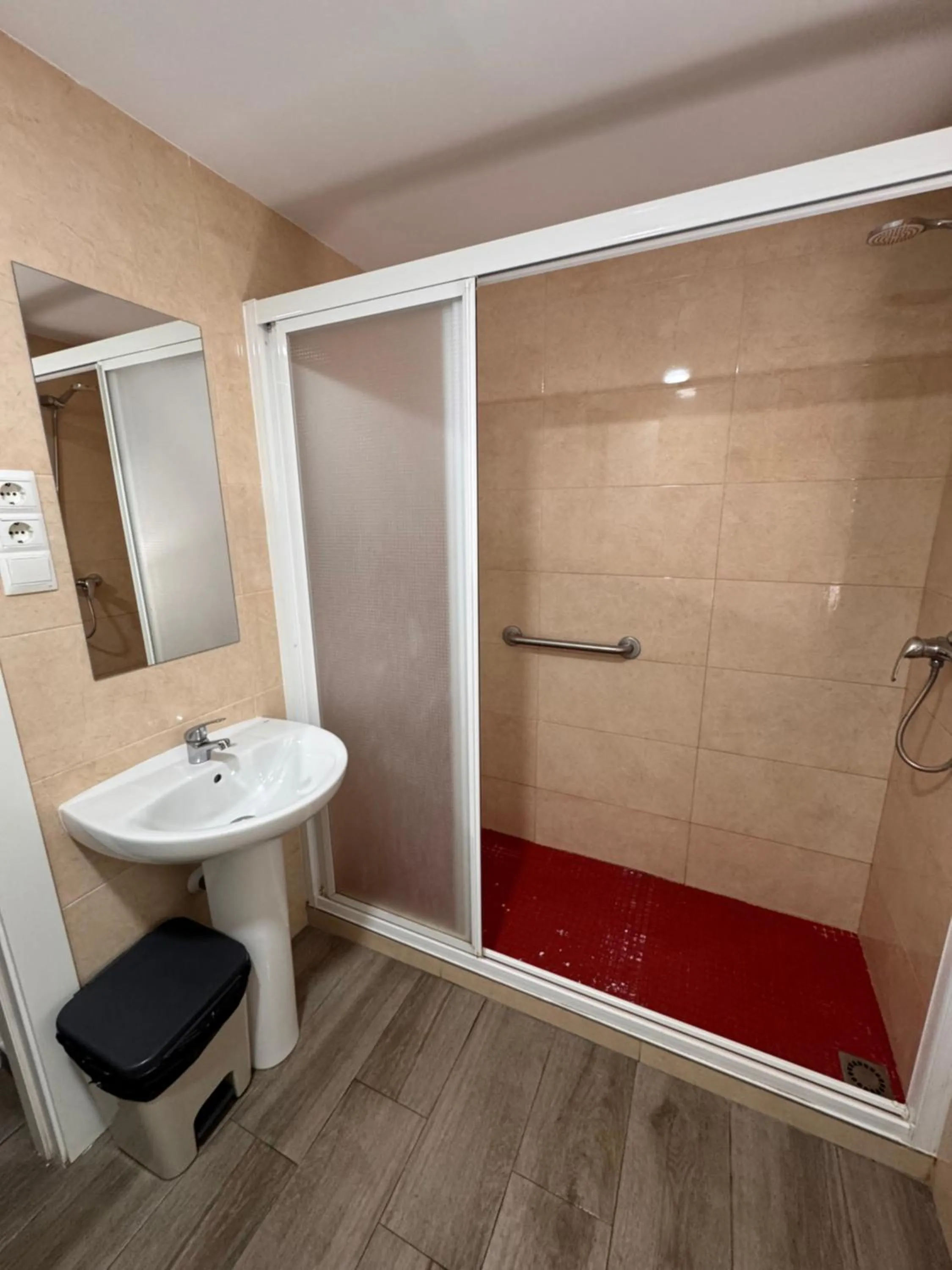 Shower in Hotel Serramar