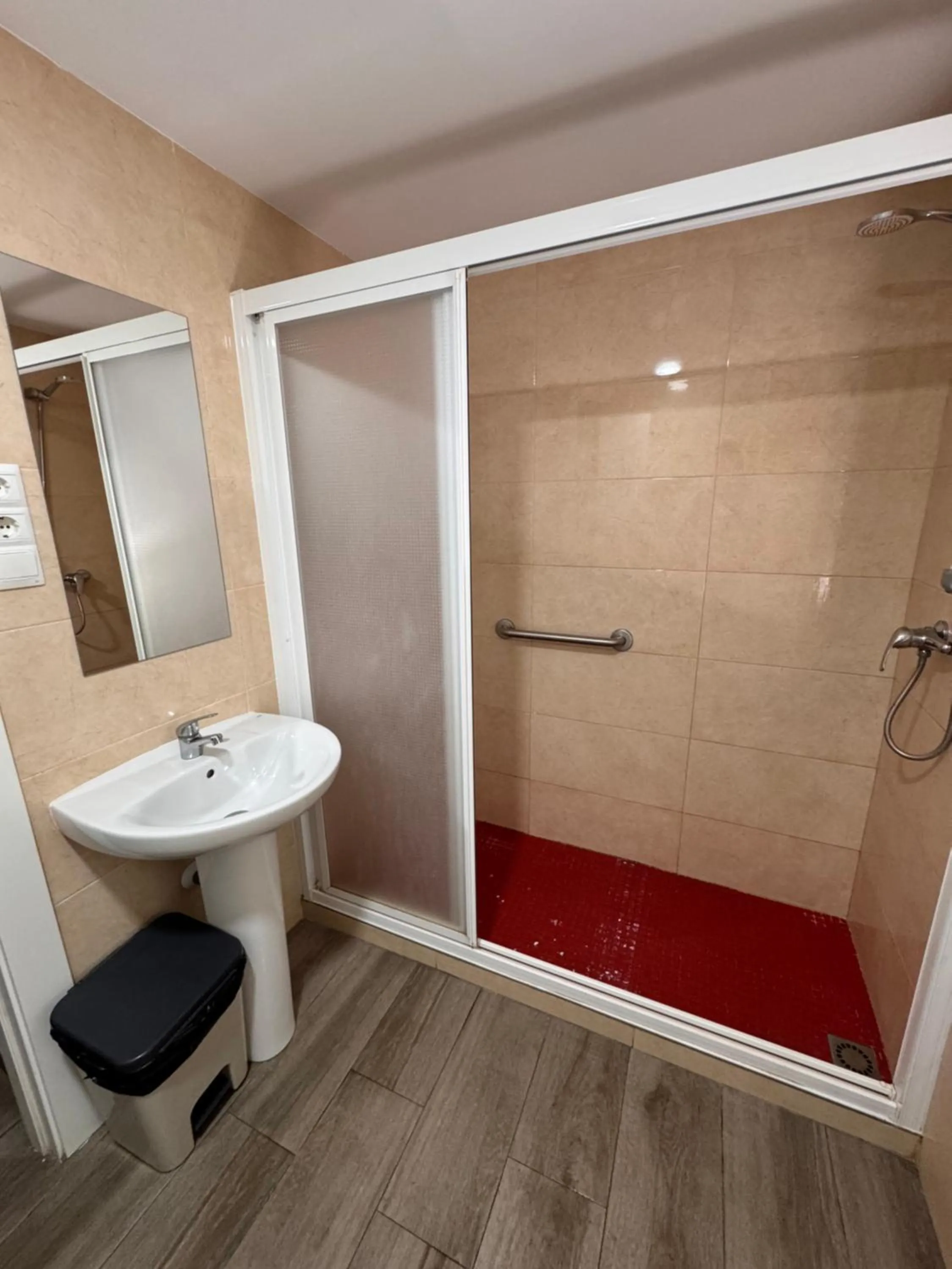 Shower in Hotel Serramar