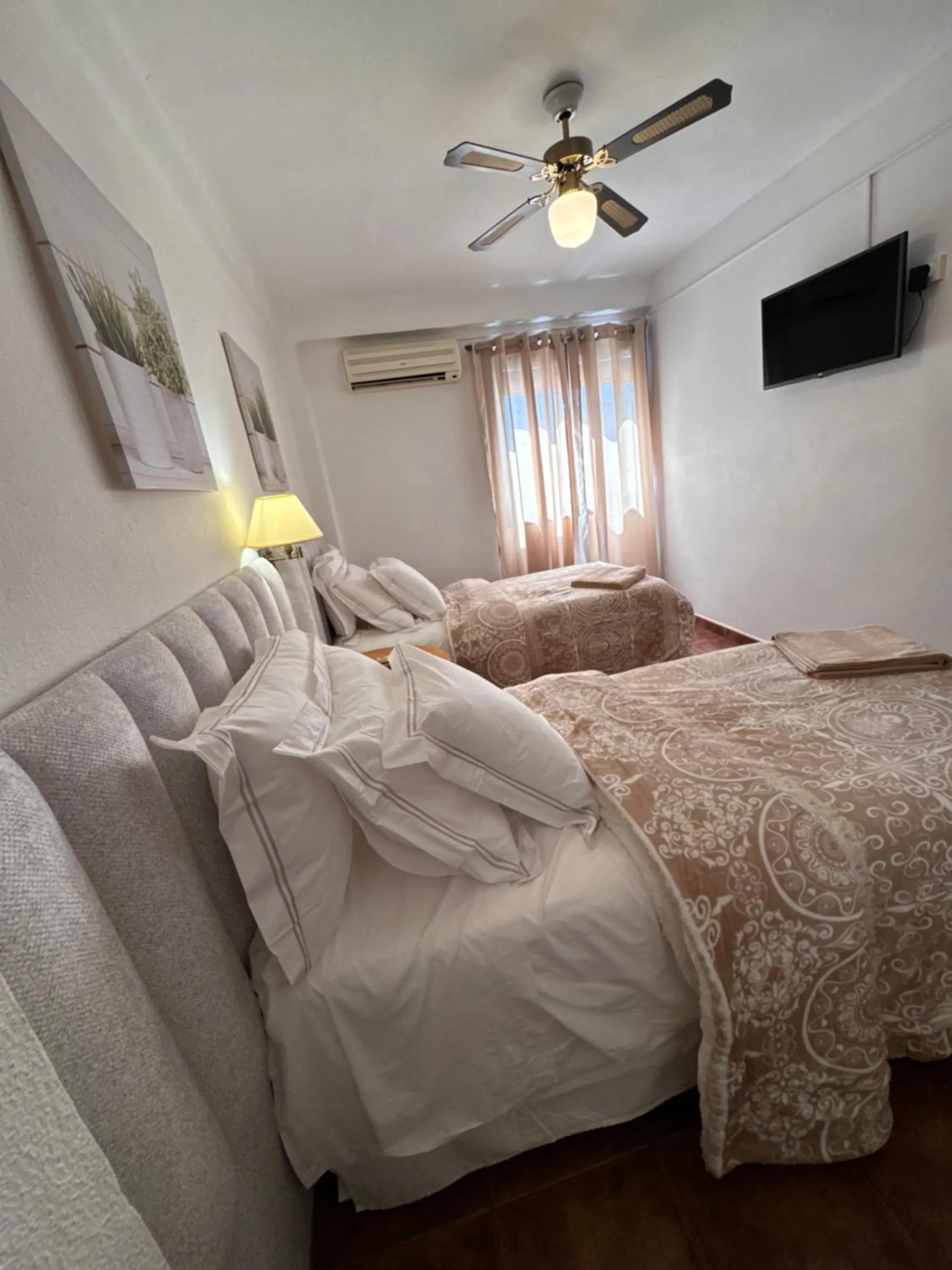 Toilet, Bed in Hotel Serramar