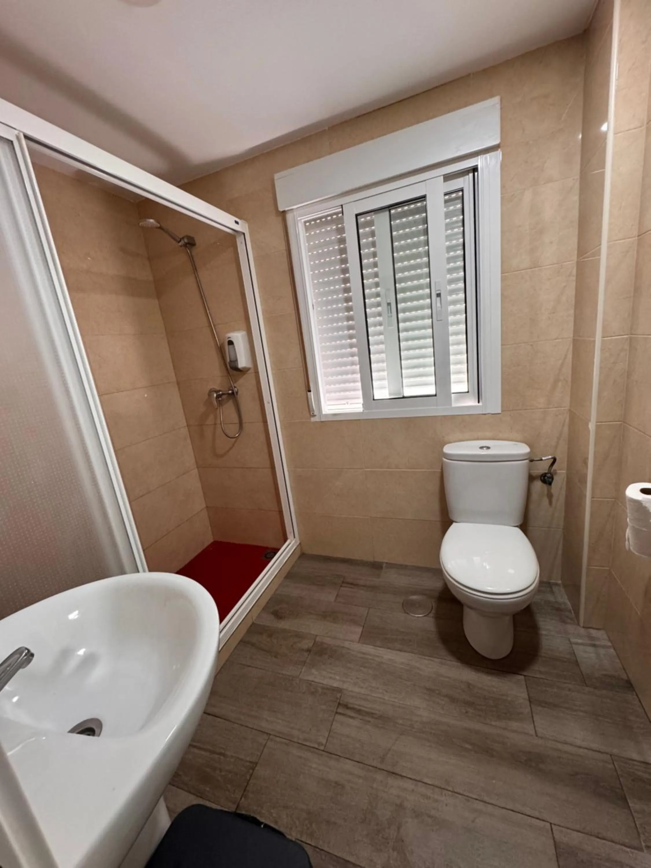 Shower in Hotel Serramar