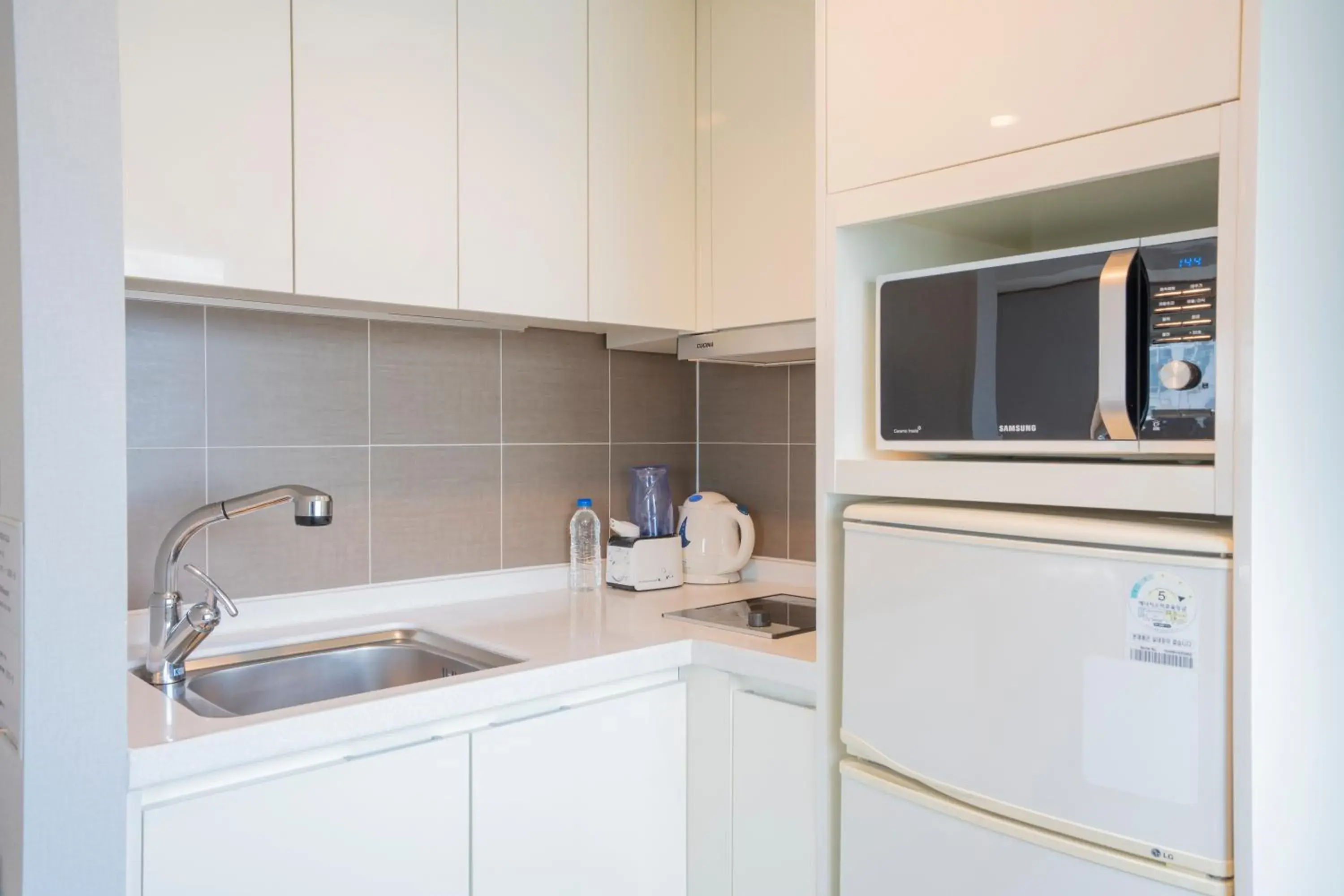 Deluxe Single Room - Non-Smoking in Toyoko Inn Daejeon Government Complex Deluxe Single Room - Non-Smoking in Toyoko Inn Daejeon Government Complex