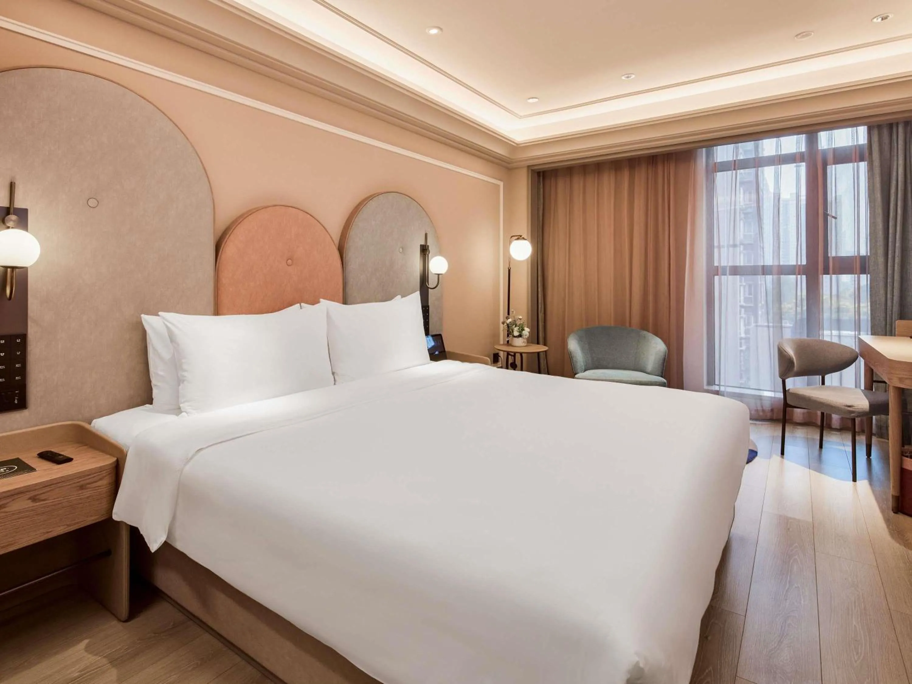 Bed in Mercure Xian Dazhai Road