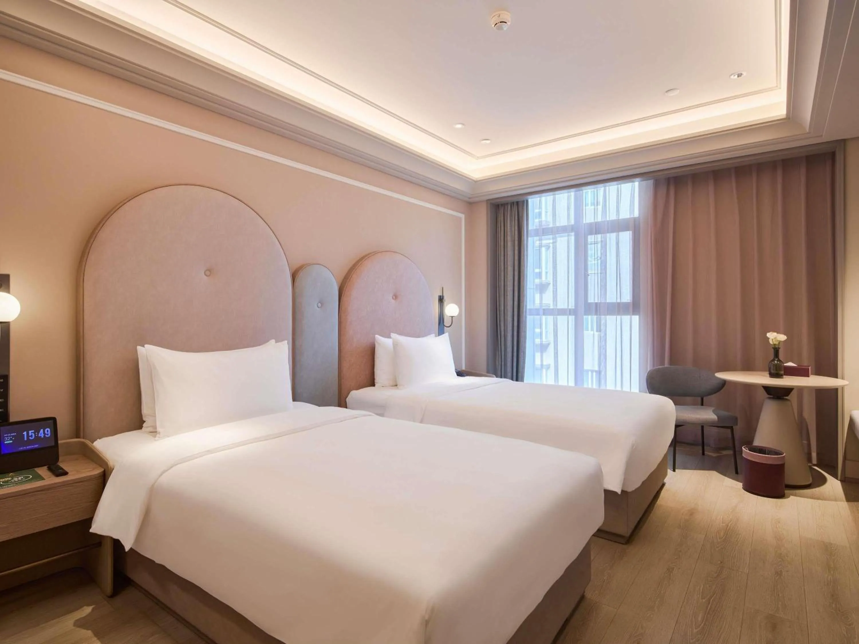 Bed in Mercure Xian Dazhai Road