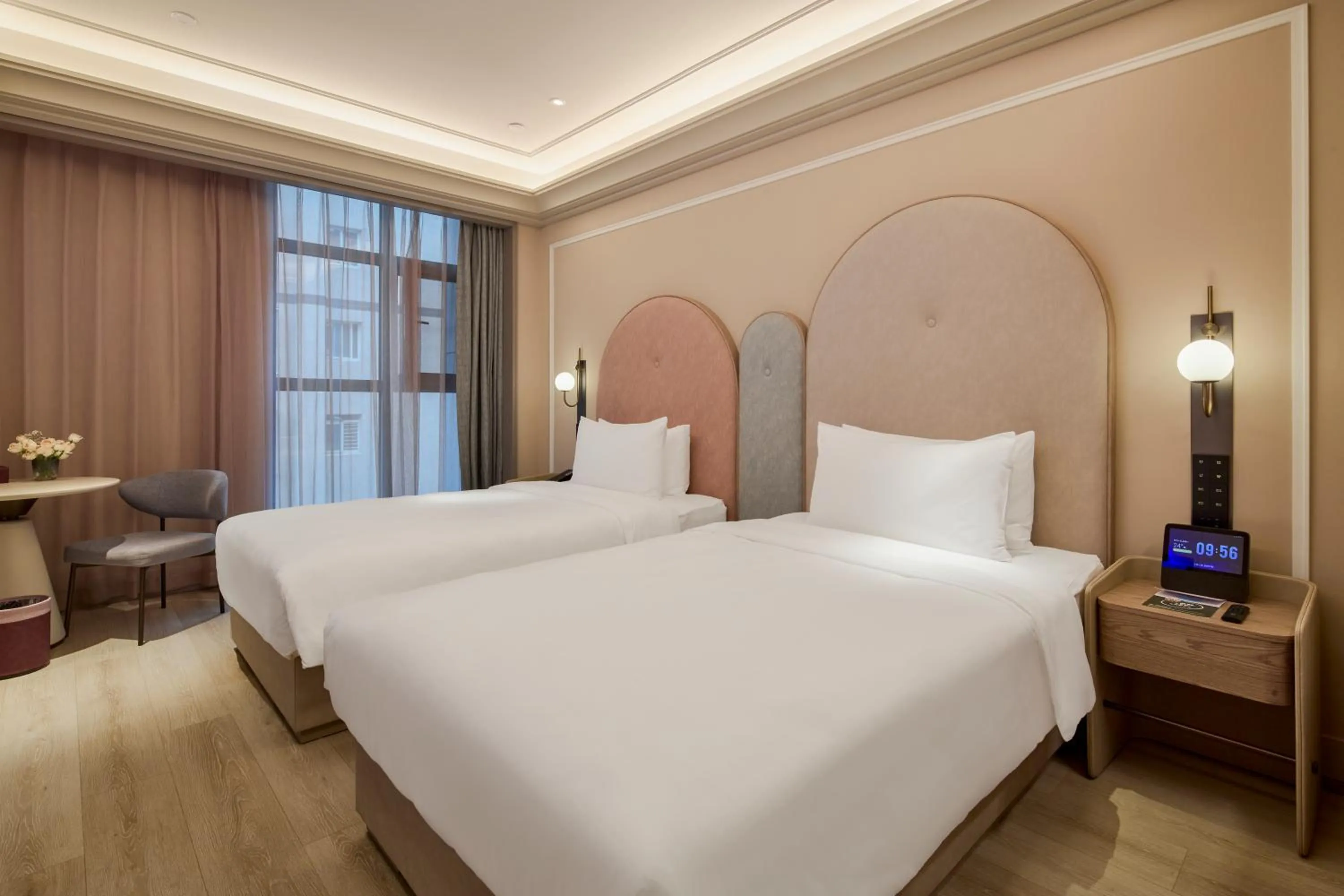 Bed in Mercure Xian Dazhai Road