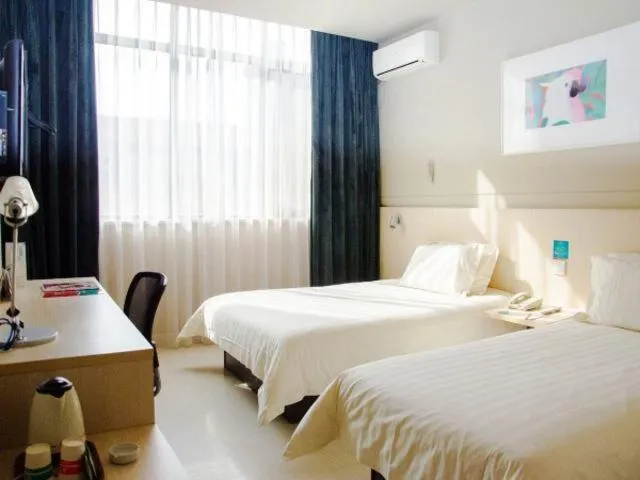 Bed in Jinjiang Inn Xuzhou Golden Eagle International Shopping Center Jiahe East Street Hotel