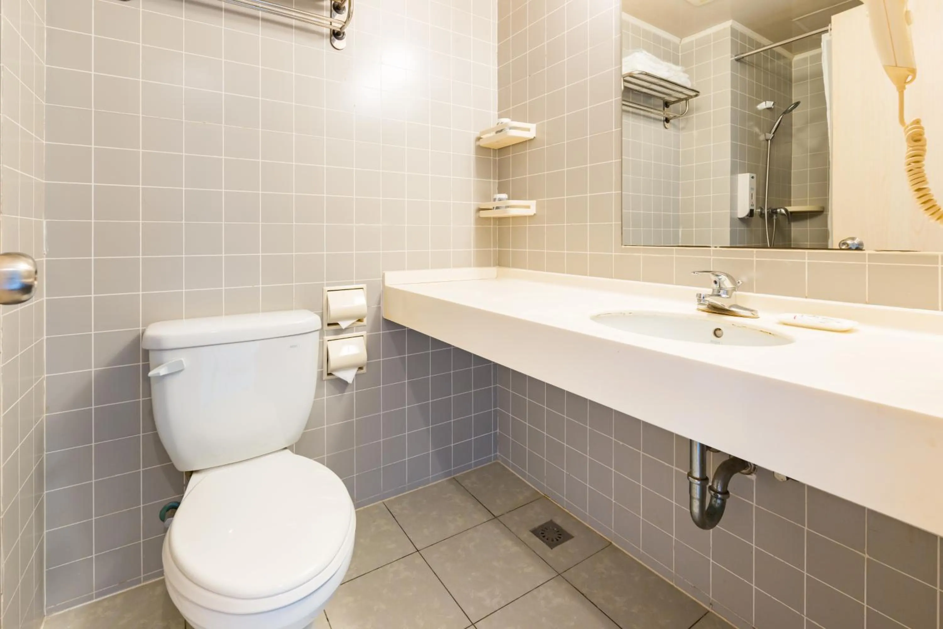 Shower in Jinjiang Inn Shanghai Light Textile Market Caoan Road