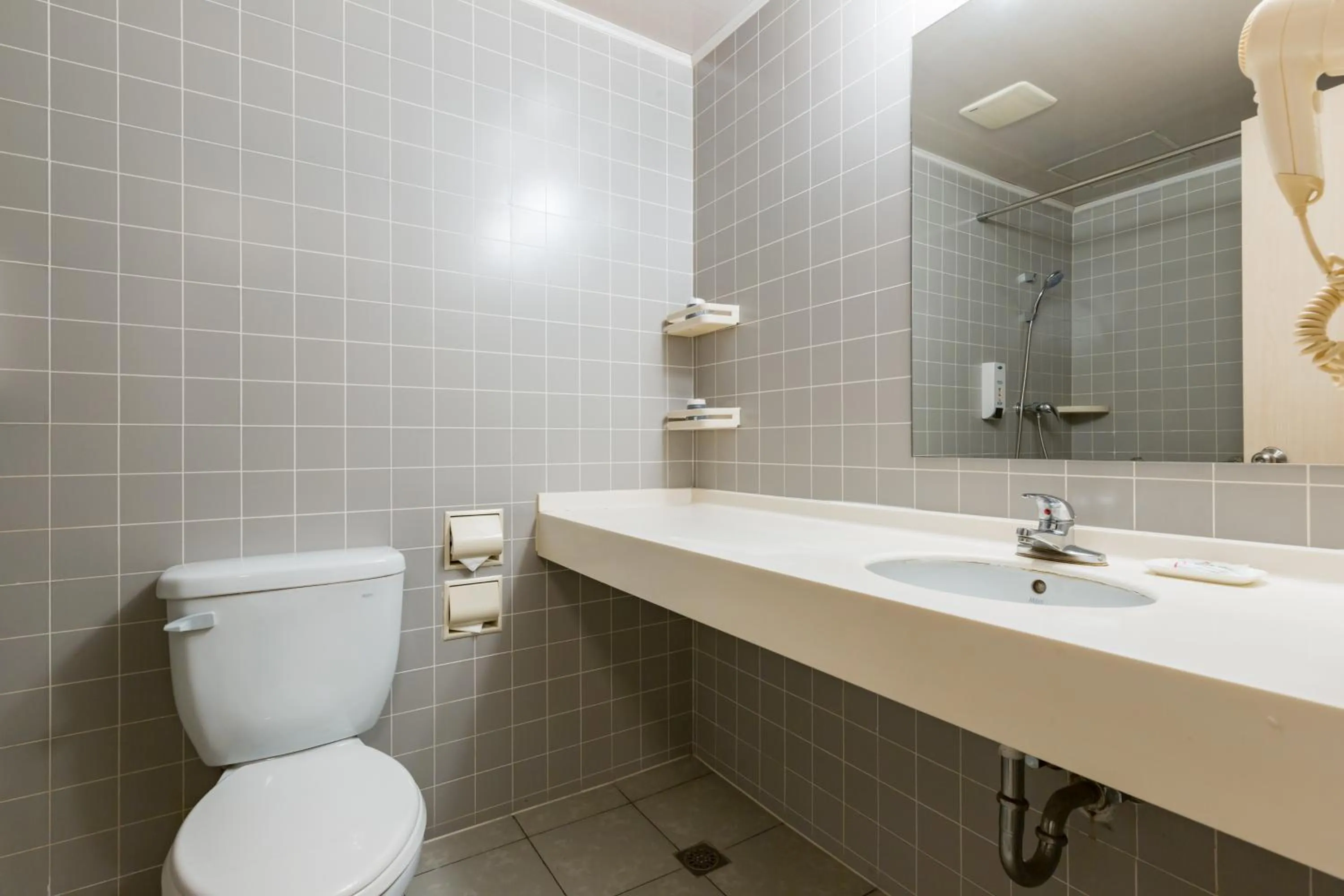 Shower in Jinjiang Inn Shanghai Light Textile Market Caoan Road