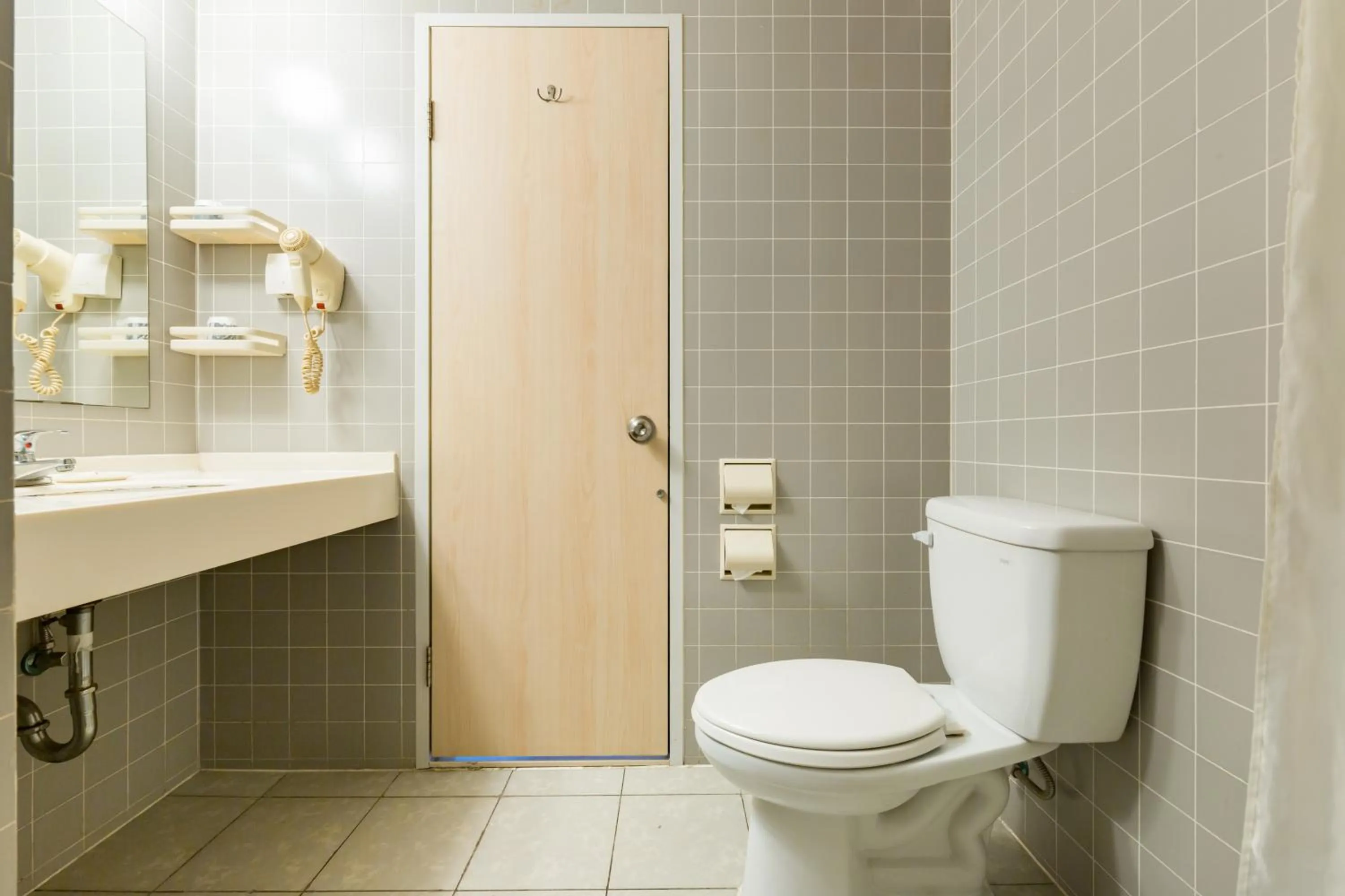 Shower in Jinjiang Inn Shanghai Light Textile Market Caoan Road