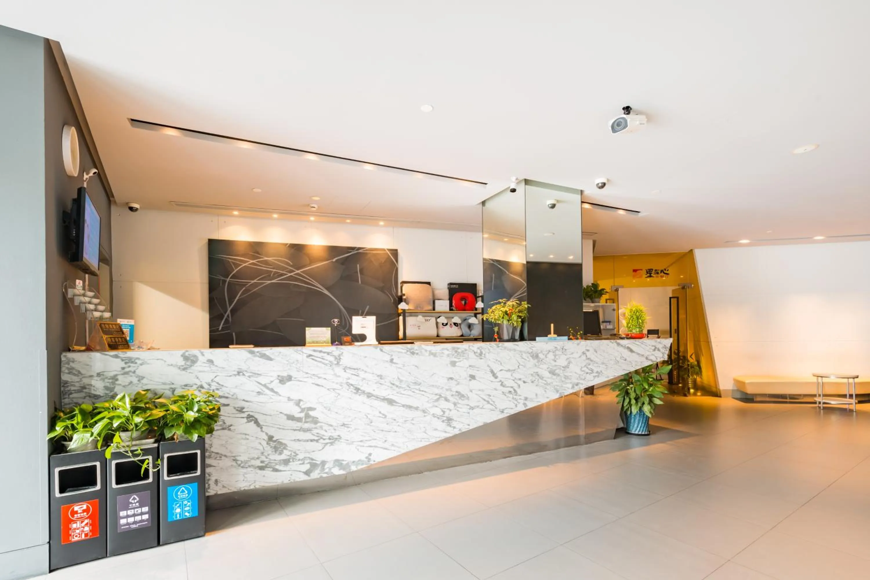 oven in Jinjiang Inn Shanghai Light Textile Market Caoan Road