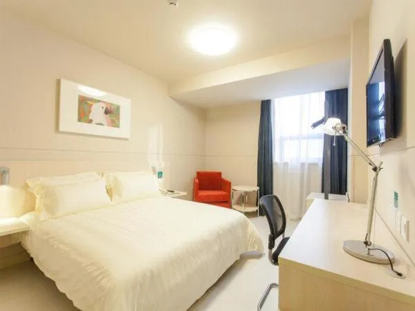 Bed in Jinjiang Inn Anyang Railway Station