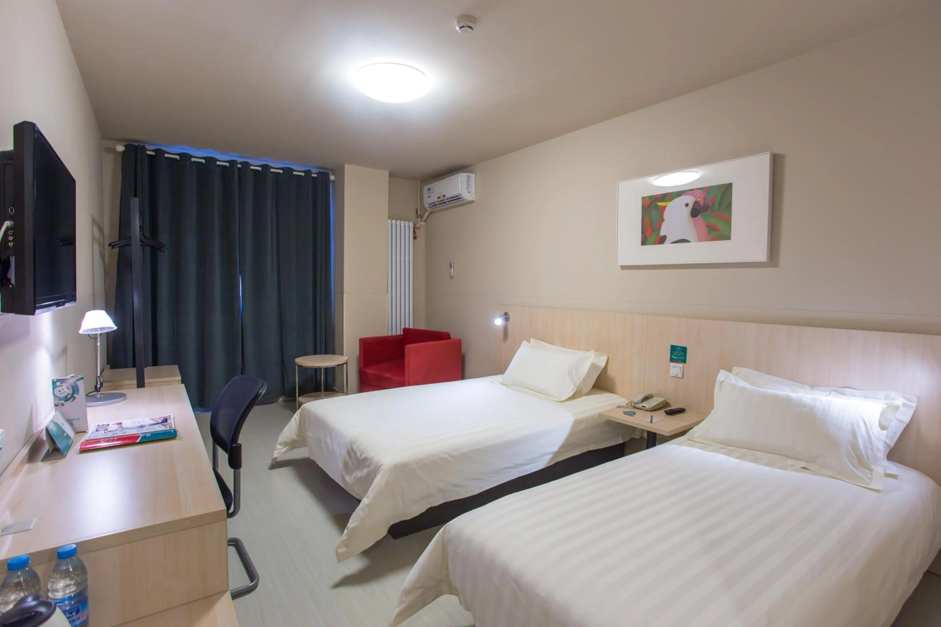 Photo of the whole room in Jinjiang Inn Beijing Gucheng North Road