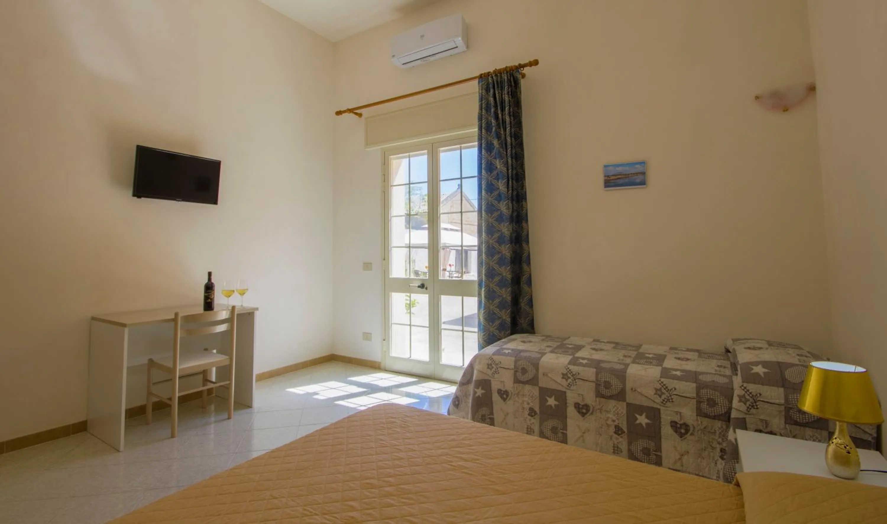 Bedroom, Bed in B&B Isole Dello Stagnone