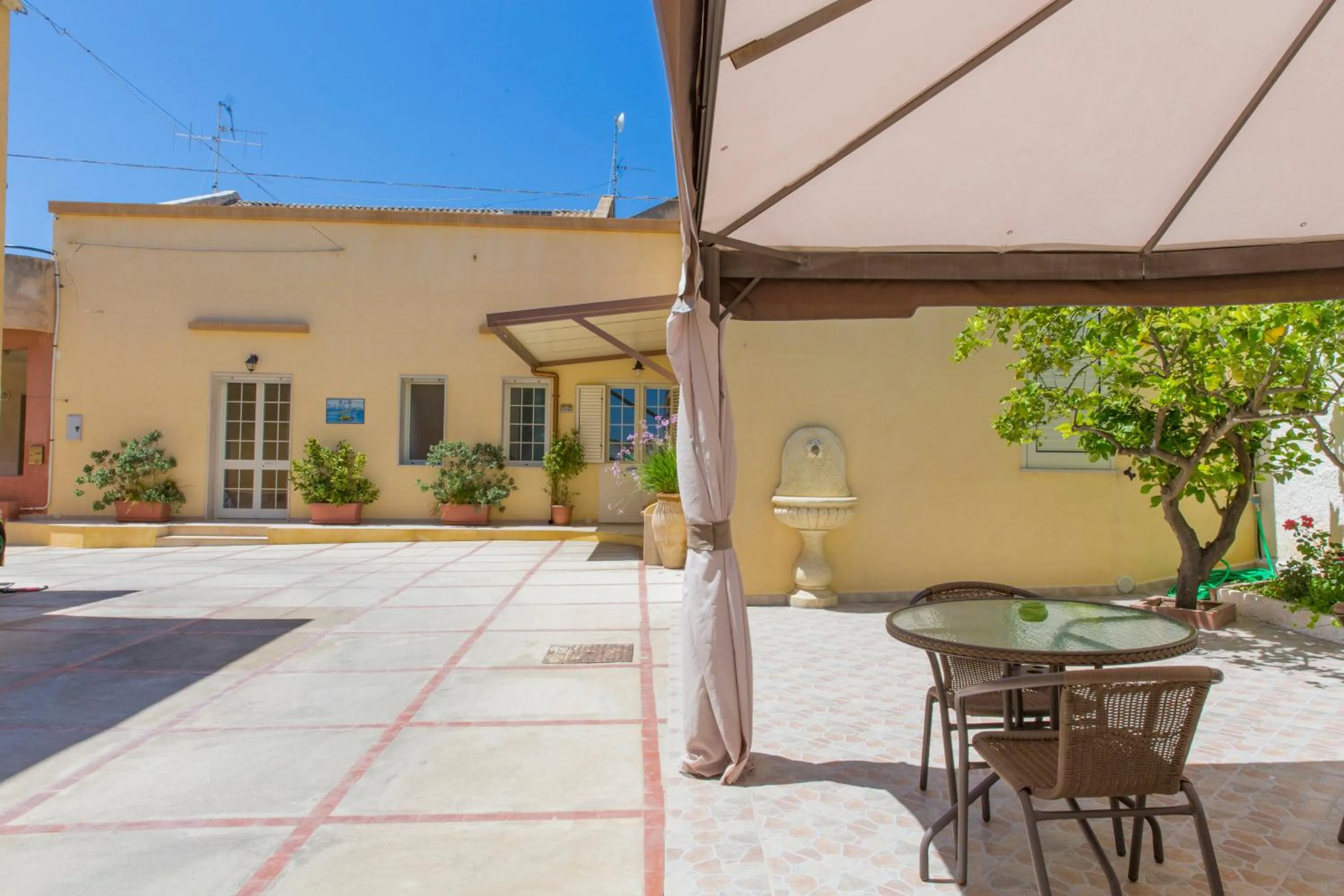 Property building in B&B Isole Dello Stagnone