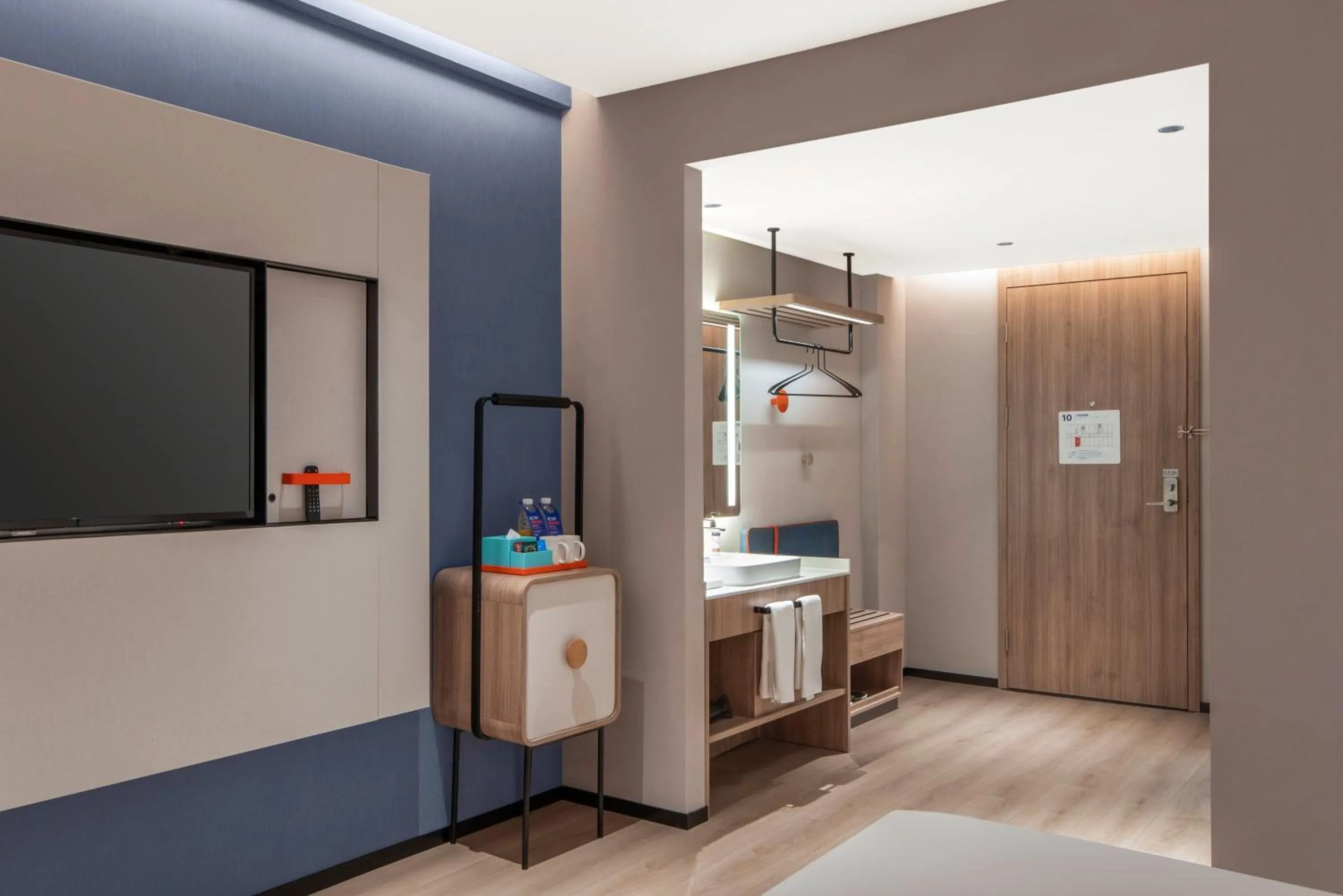 Photo of the whole room, Bed in Holiday Inn Express Suzhou Dushu Lake by IHG