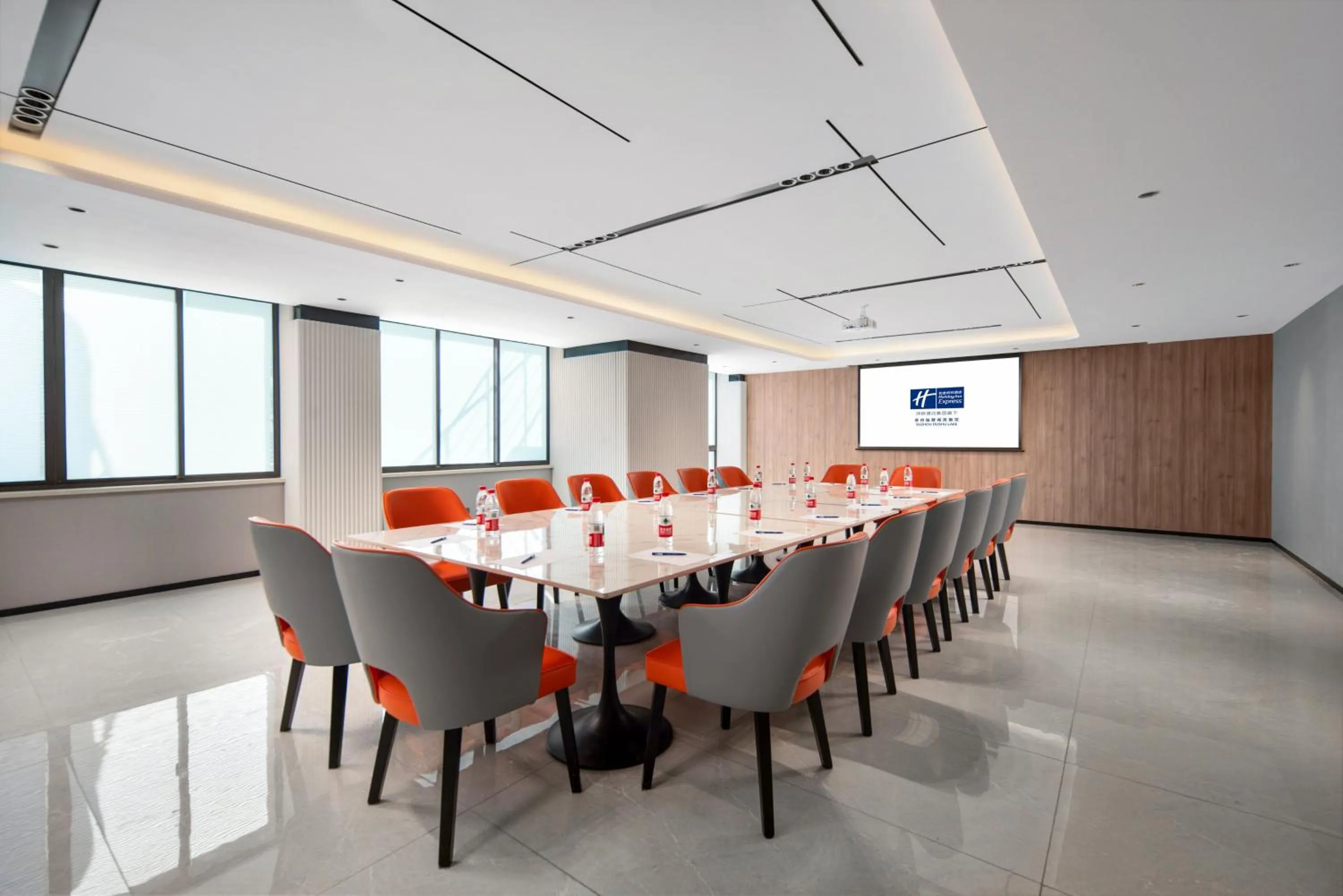 Meeting/conference room in Holiday Inn Express Suzhou Dushu Lake by IHG
