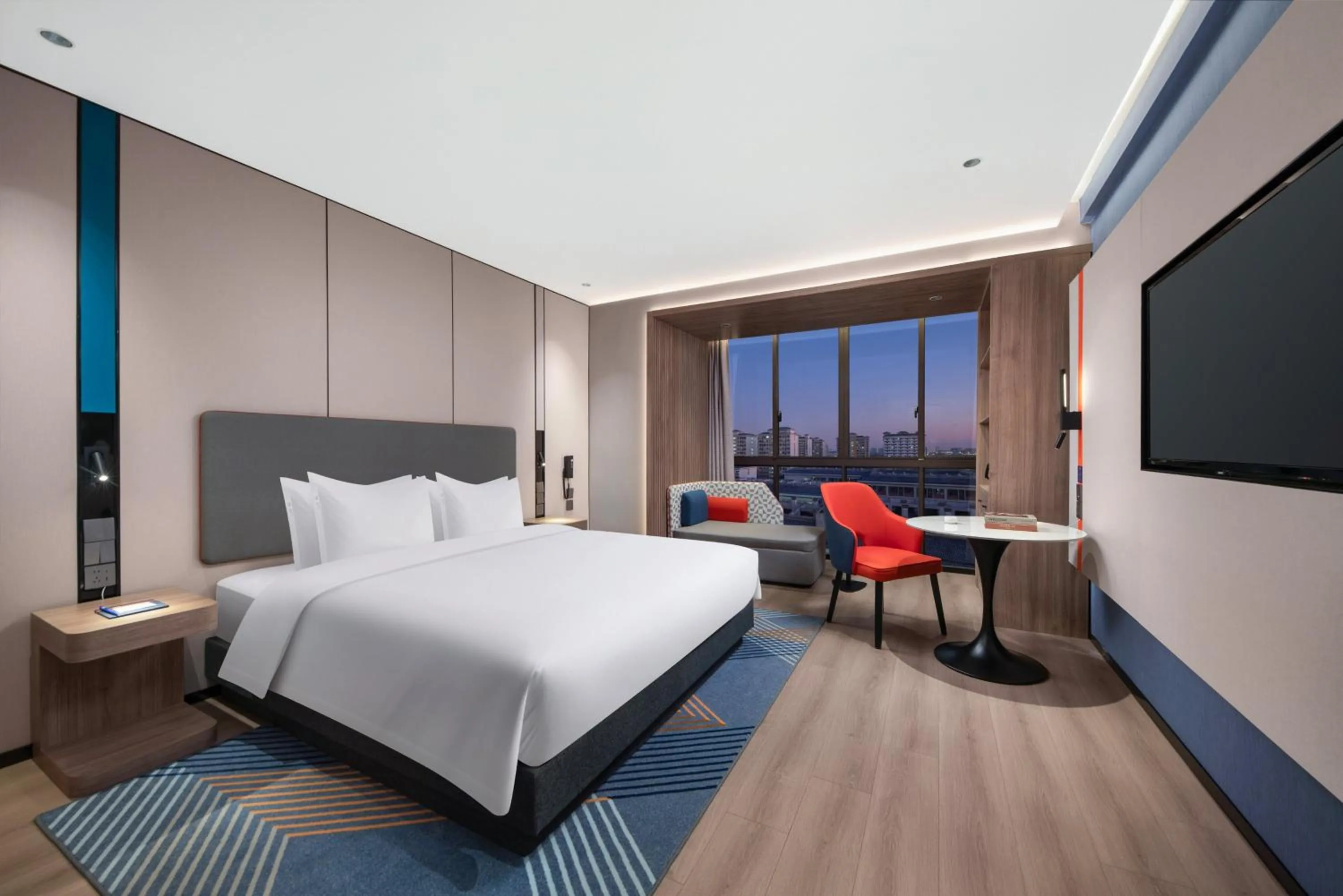 Photo of the whole room, Bed in Holiday Inn Express Suzhou Dushu Lake by IHG