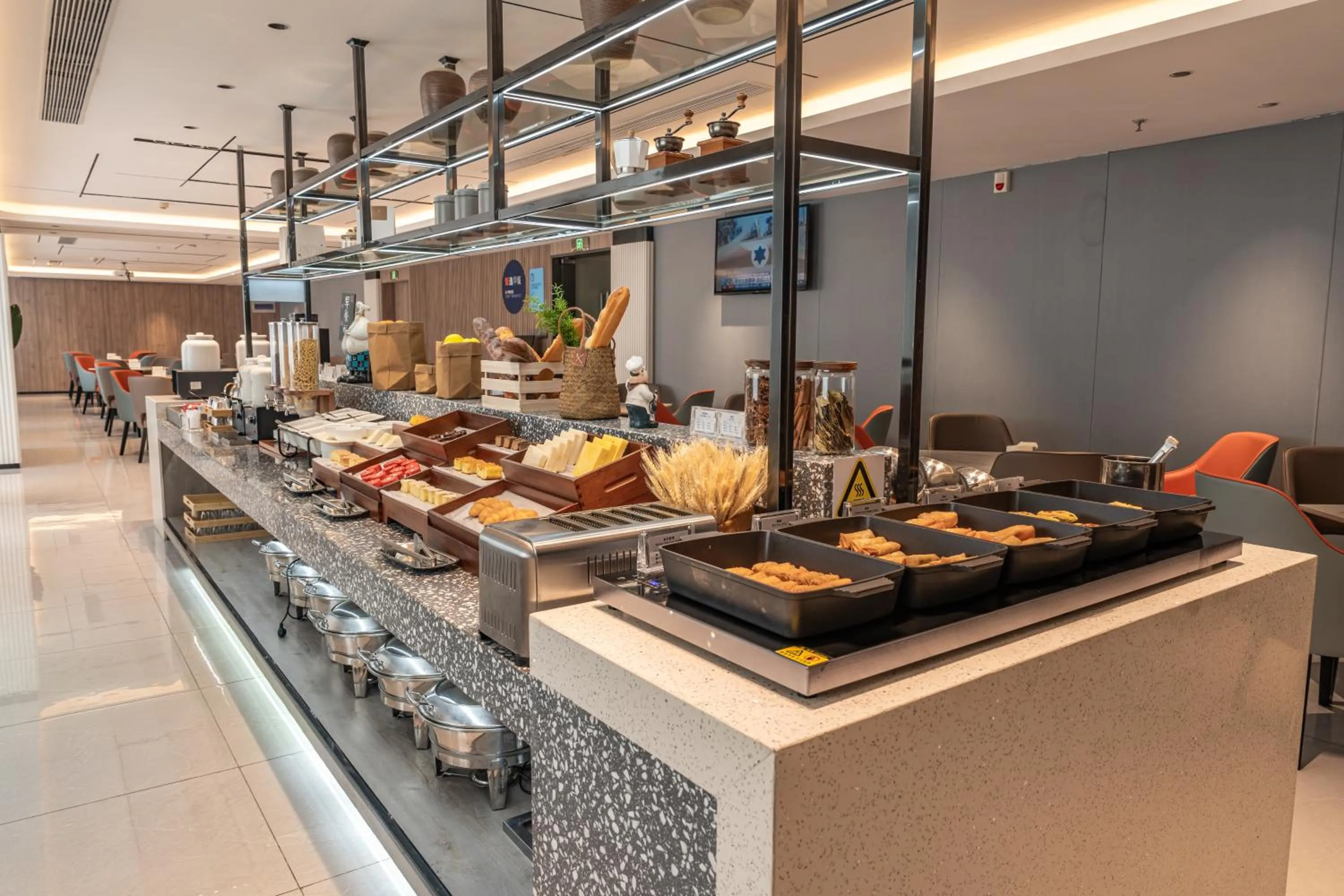 Breakfast in Holiday Inn Express Suzhou Dushu Lake Xi`an Jiaotong-Liverpool University by IHG