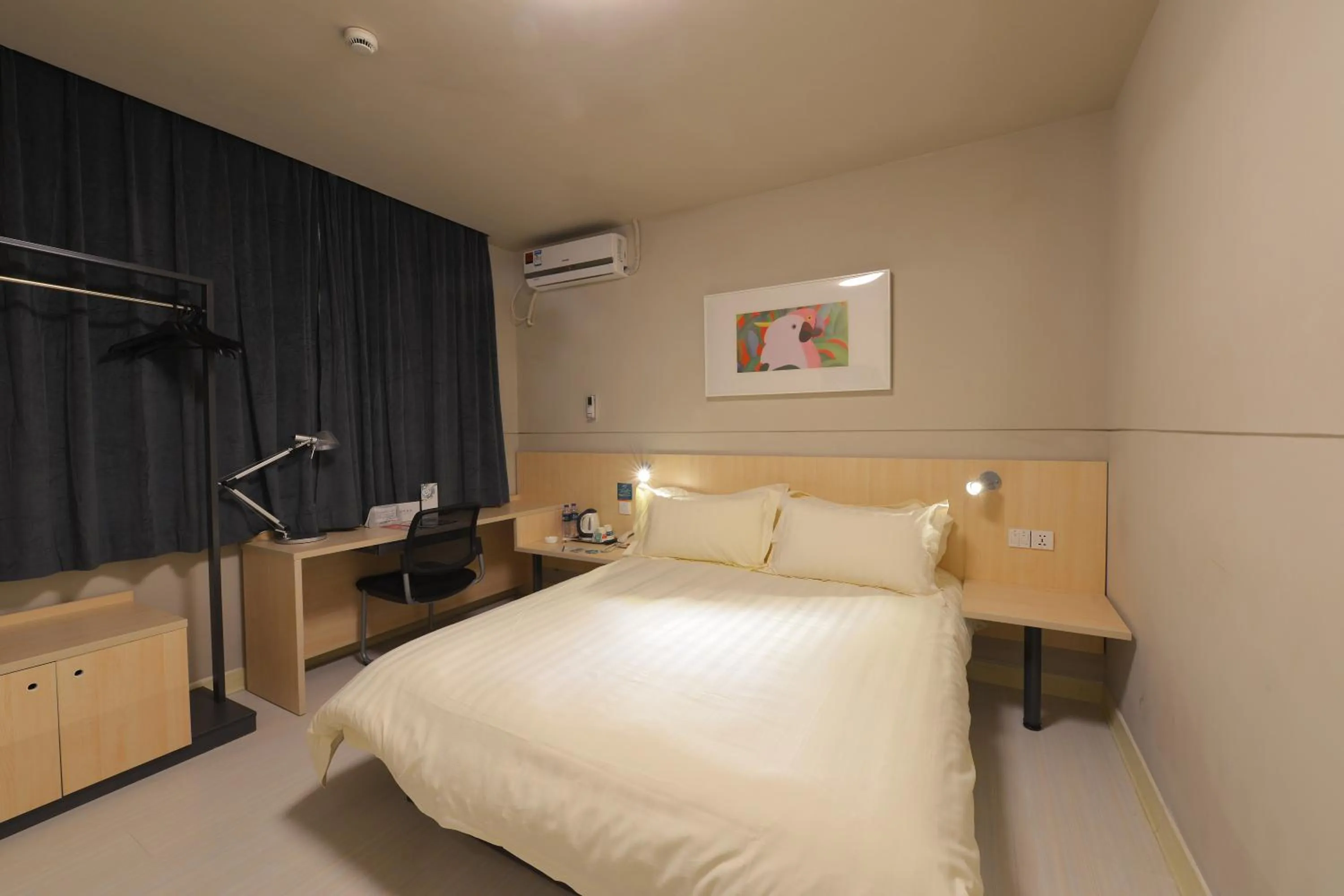 Property building, Bed in Jinjiang Inn Suzhou Railway Station North Square