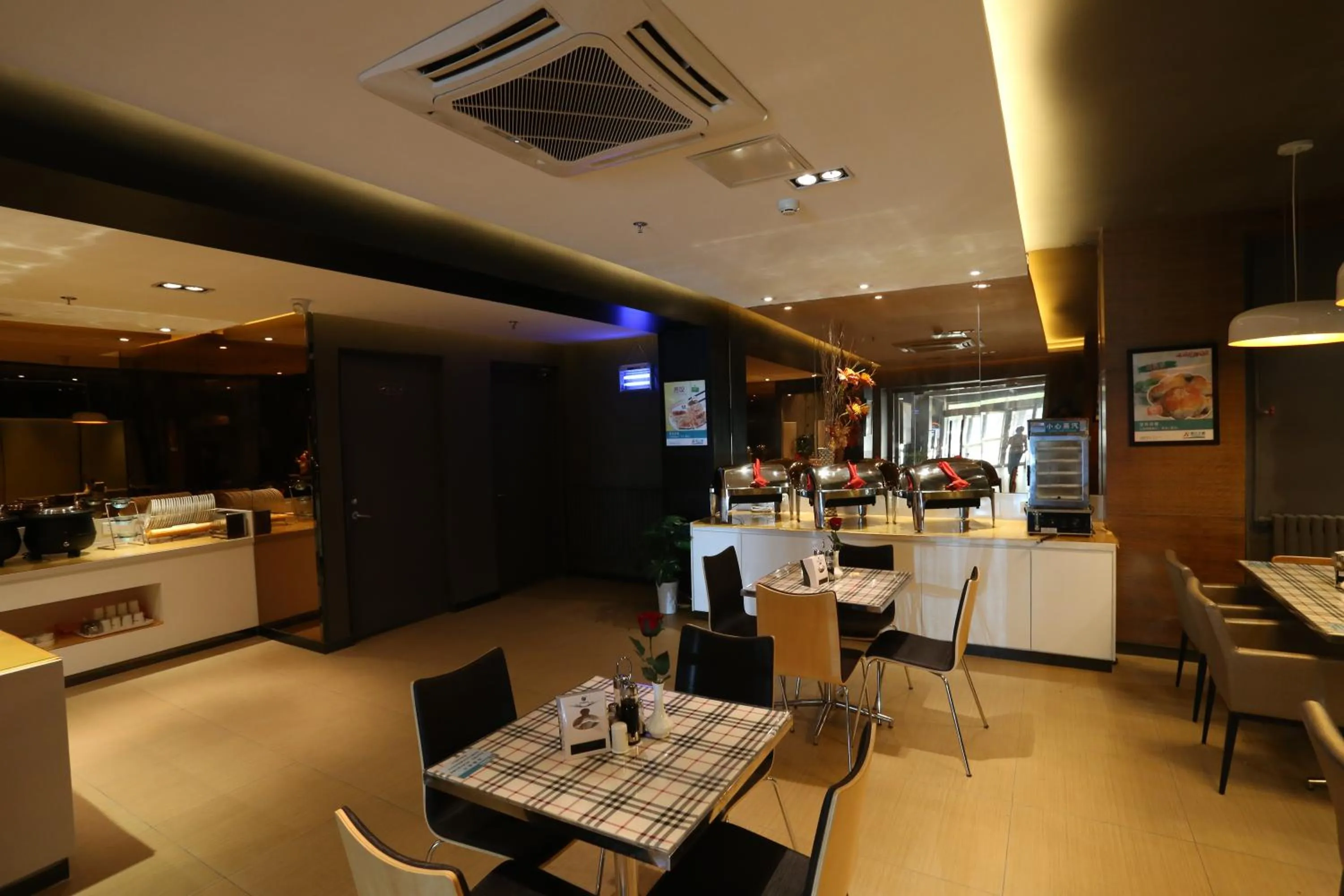 Restaurant/places to eat in Jinjiang Inn Beijing Shangdi Technology Park