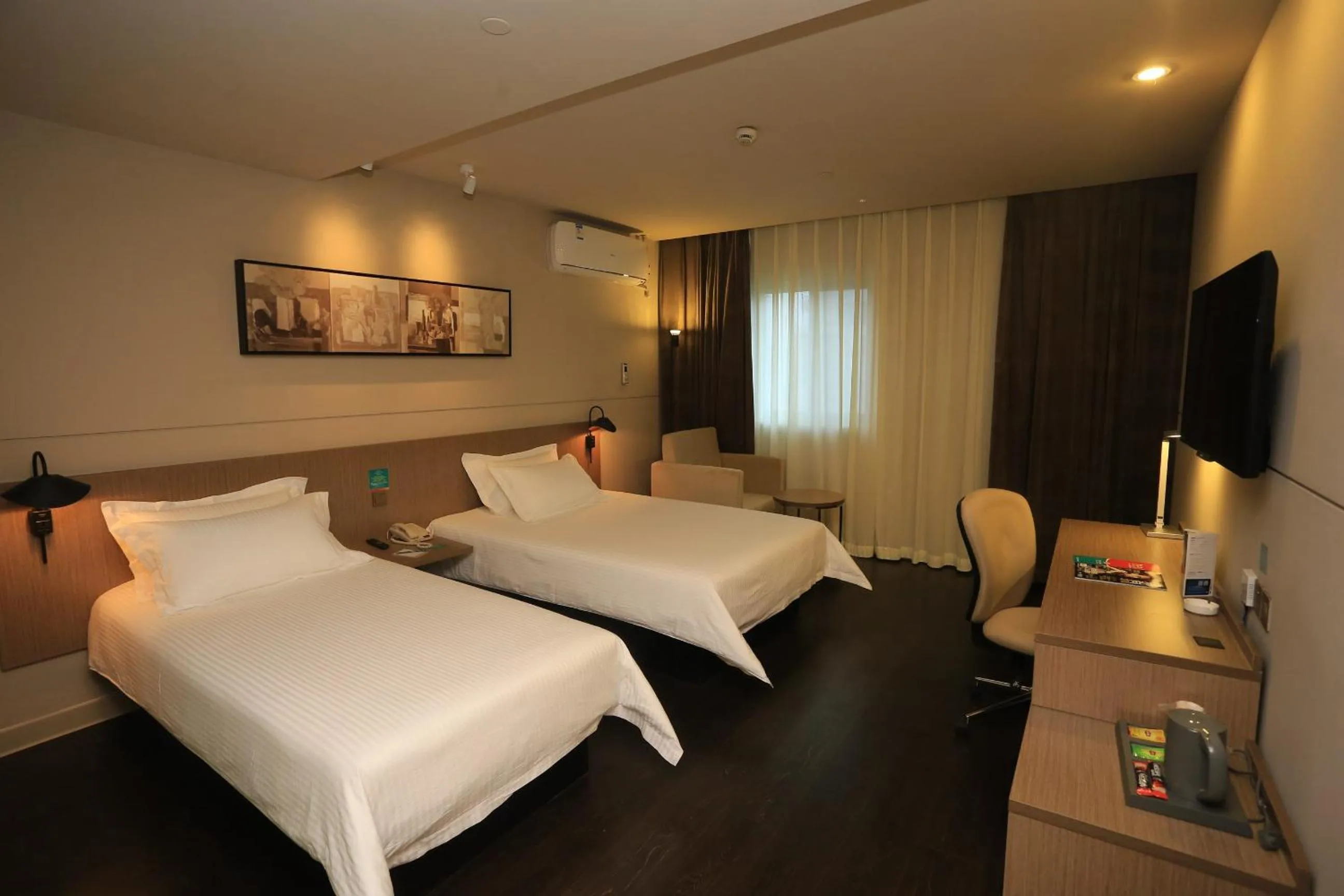 Property building in Jinjiang Inn Select Chongqing Caiyuanba Railway Station