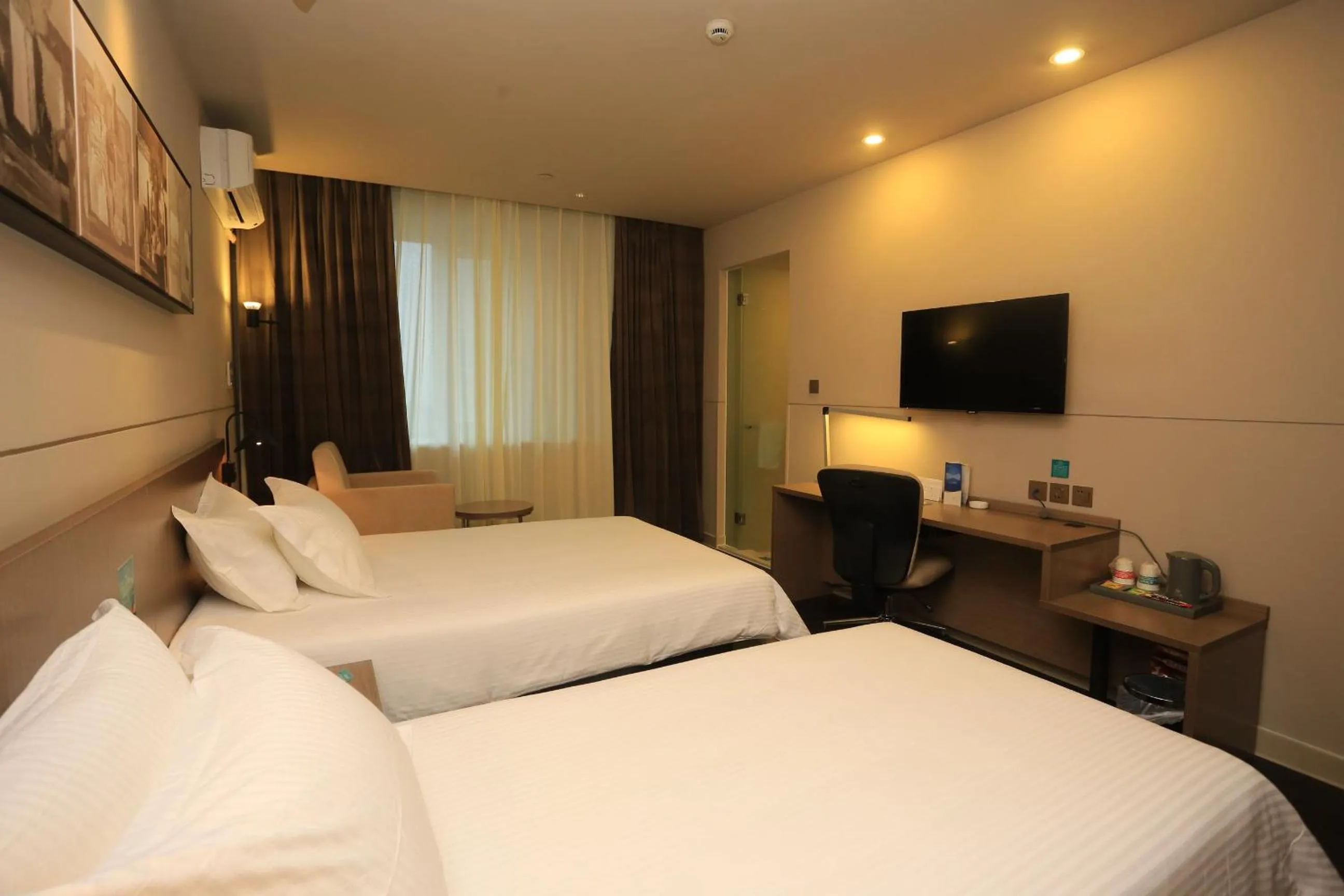 Property building in Jinjiang Inn Select Chongqing Caiyuanba Railway Station