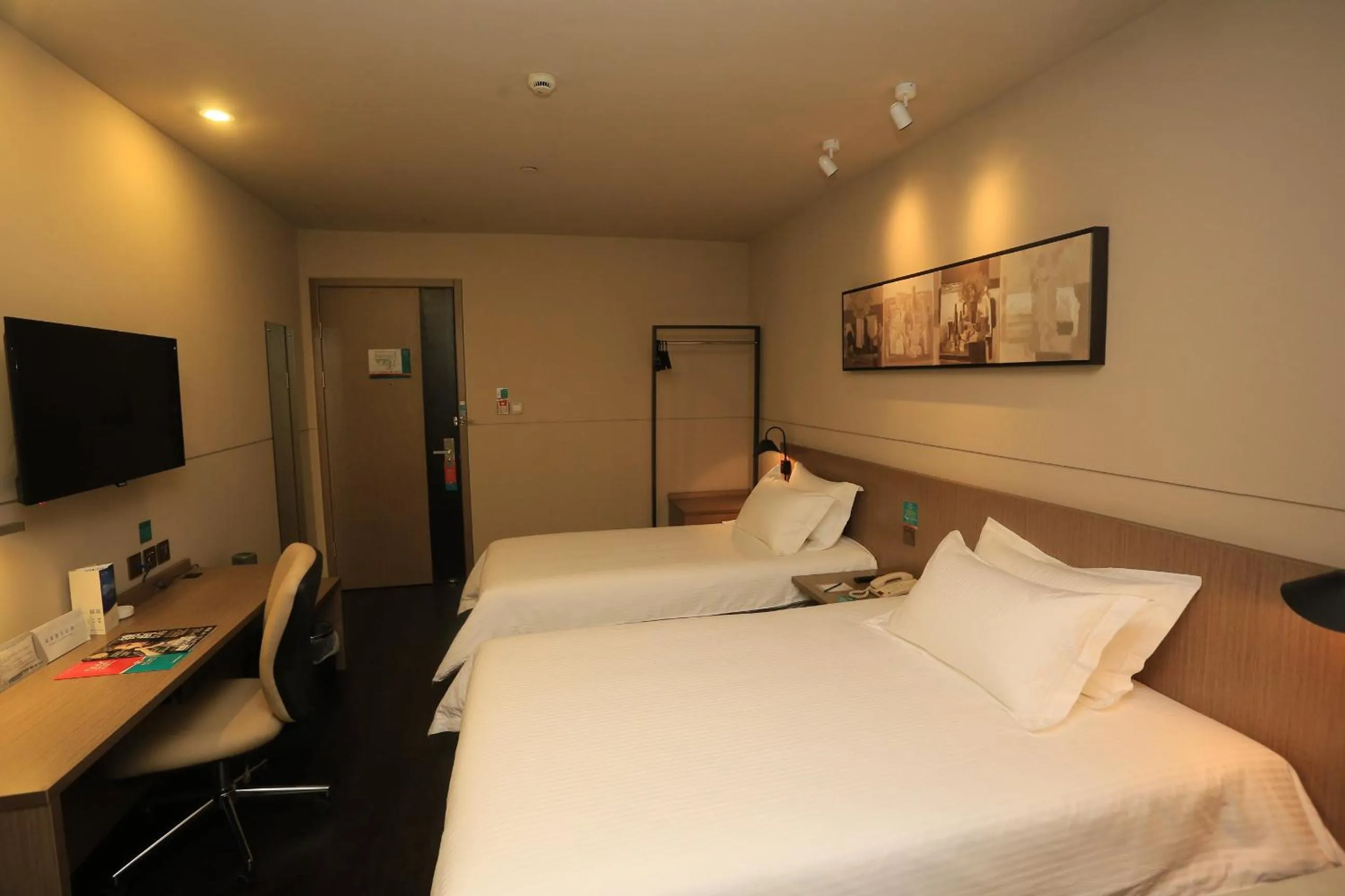 Property building in Jinjiang Inn Select Chongqing Caiyuanba Railway Station