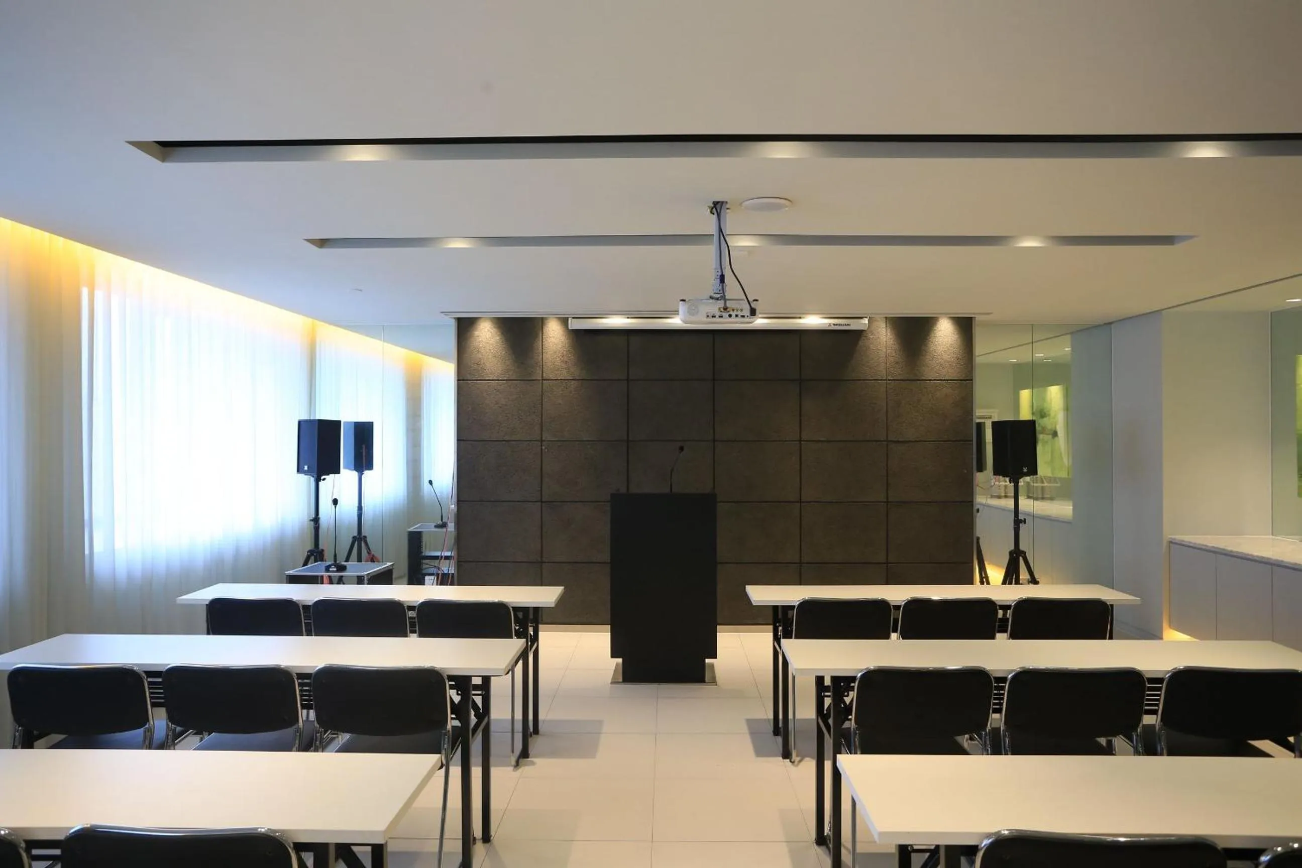 Property building in Jinjiang Inn Select Chongqing Caiyuanba Railway Station