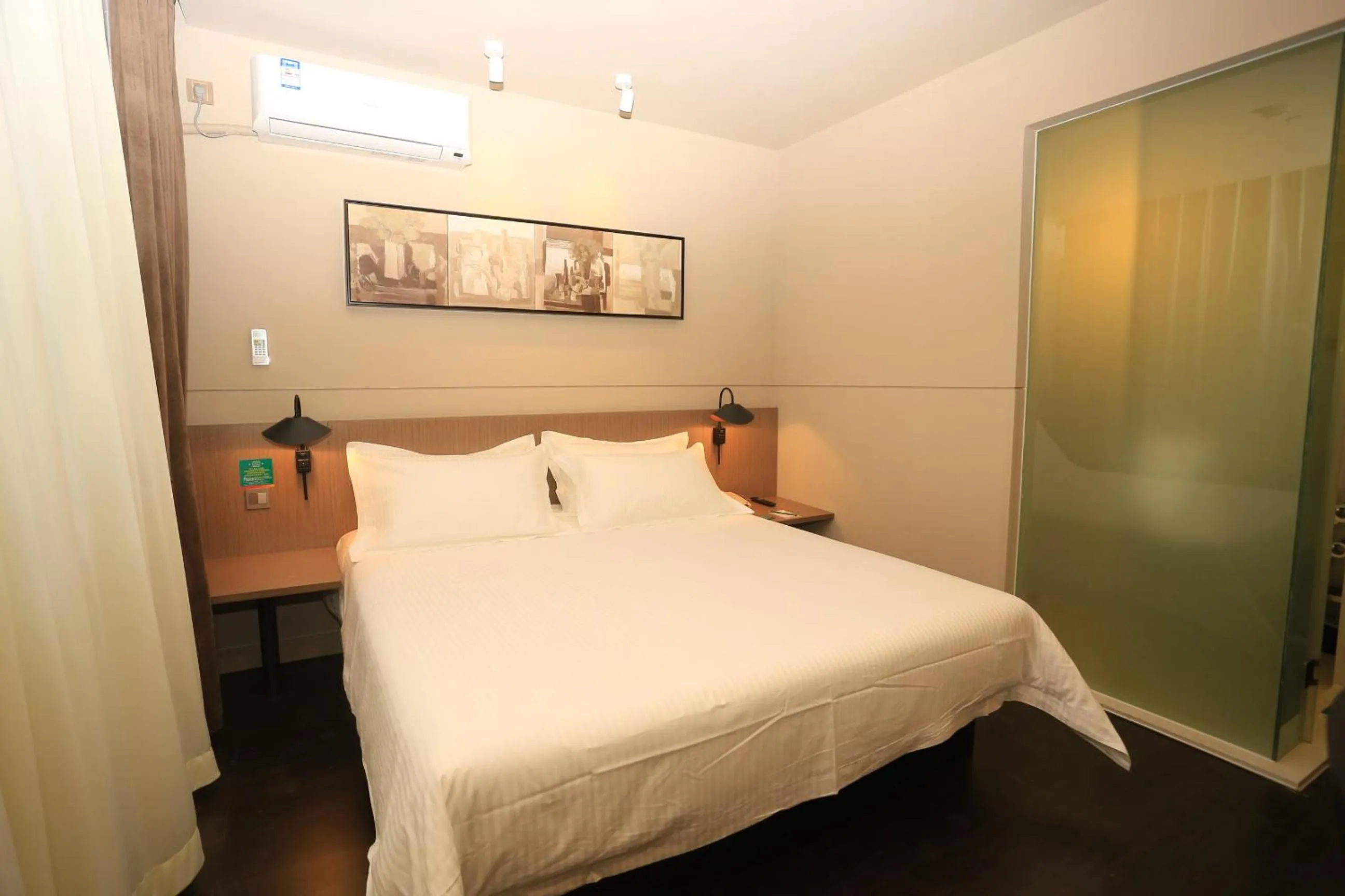 Property building in Jinjiang Inn Select Chongqing Caiyuanba Railway Station