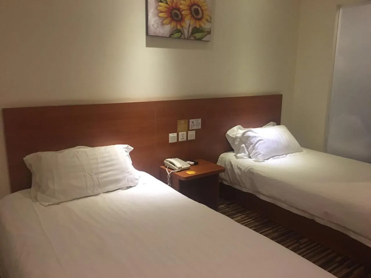 Photo of the whole room, Bed in Goldmet Inn Beojing Capital Airport Xinguozhan