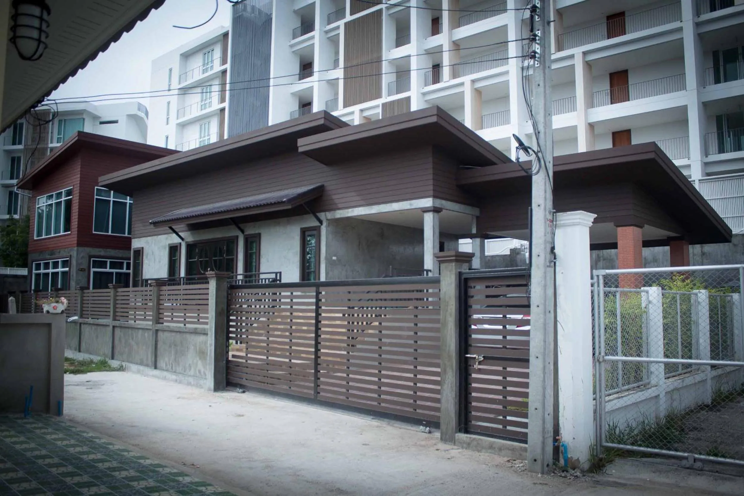 Facade/entrance in PK Villa Huahin