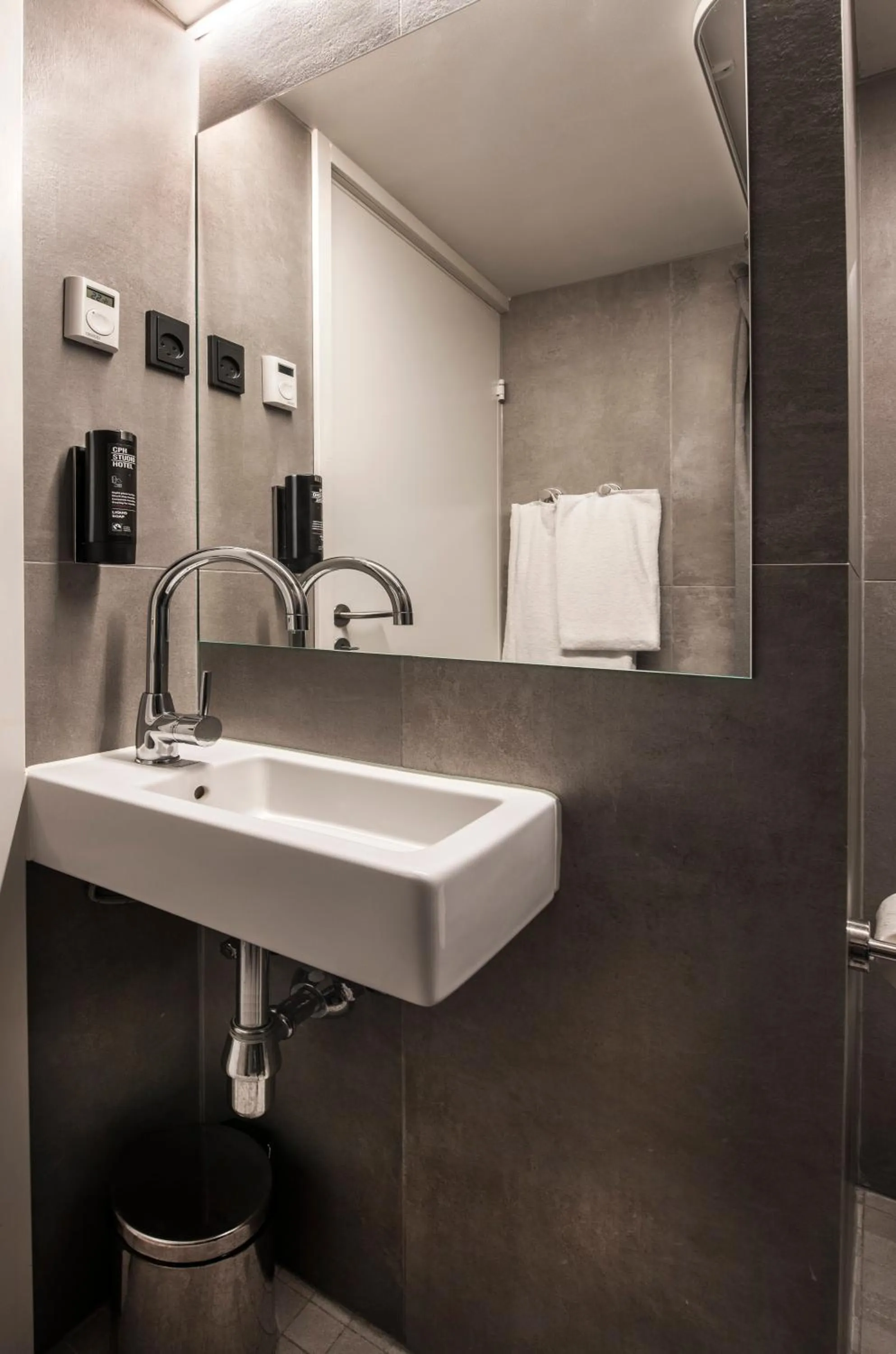 Bathroom in CPH Studio Hotel