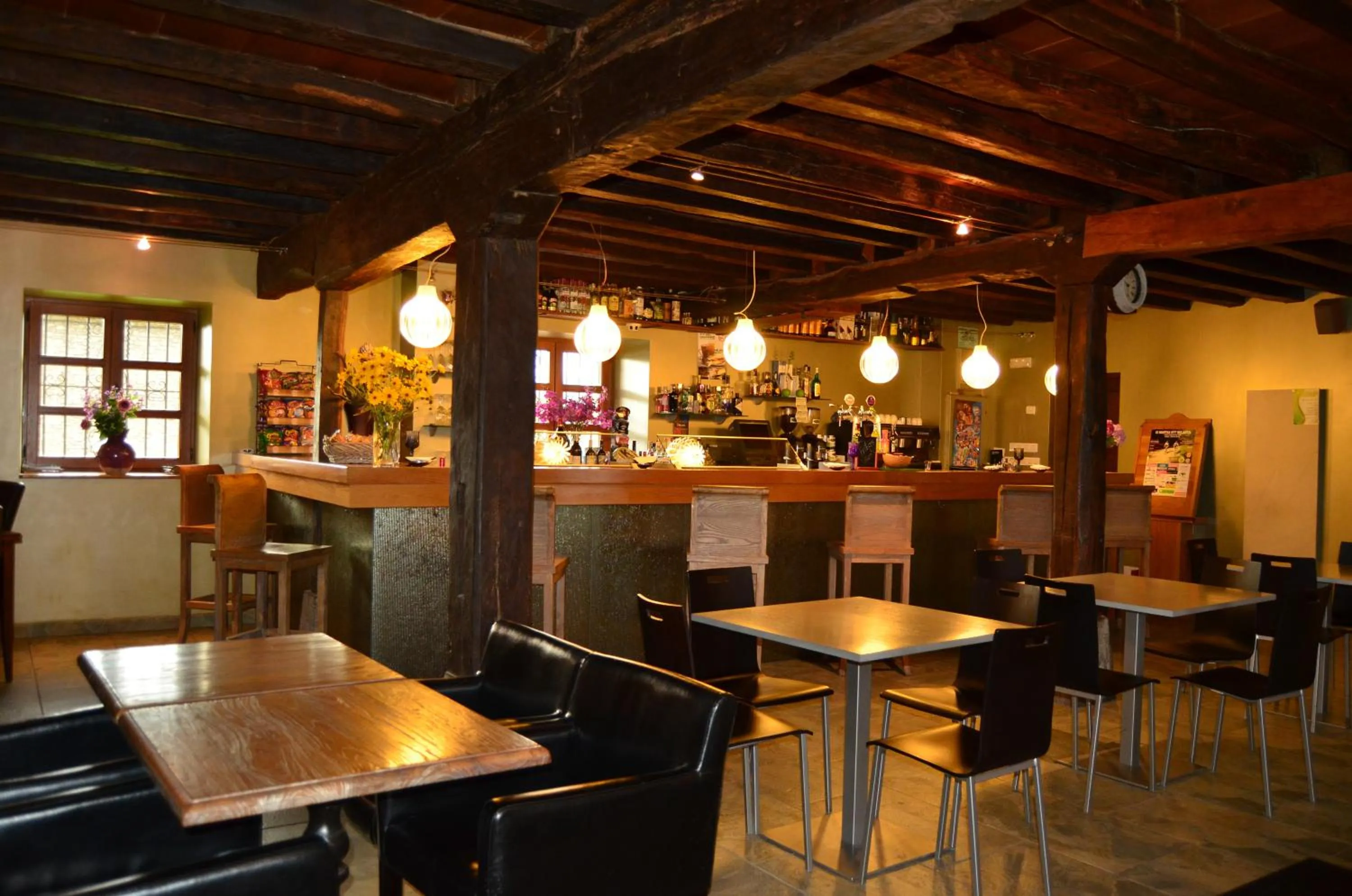 Lounge or bar in El Coto Hotel Restaurante