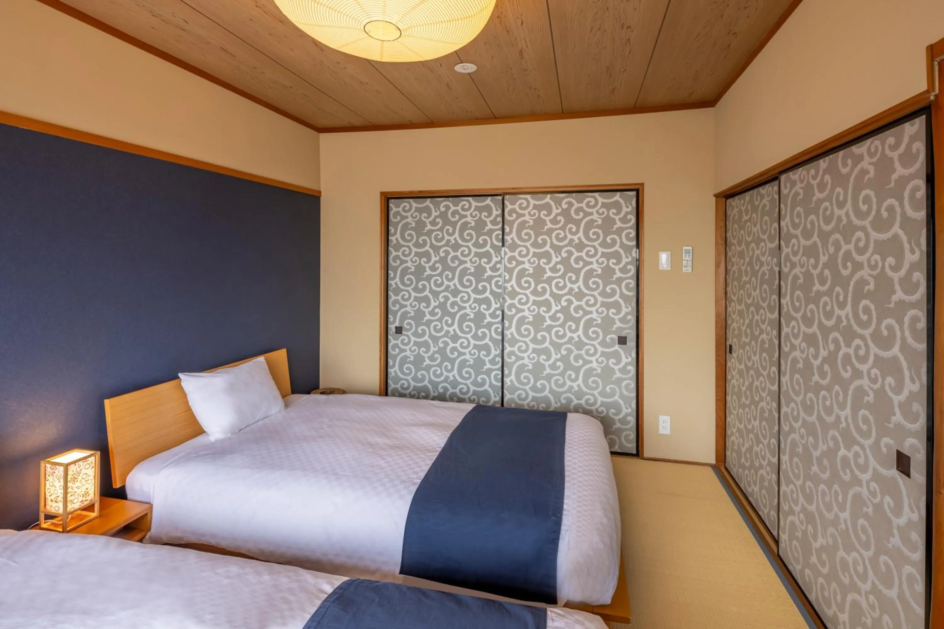 Bedroom, Bed in Machiya Oozora