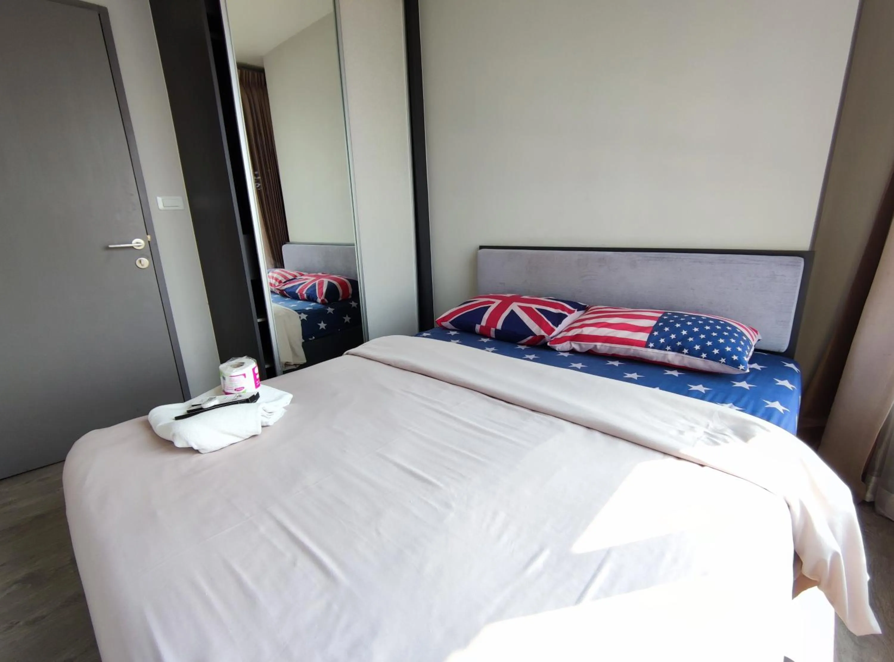 Bedroom, Bed in Many Holiday The Base Condo