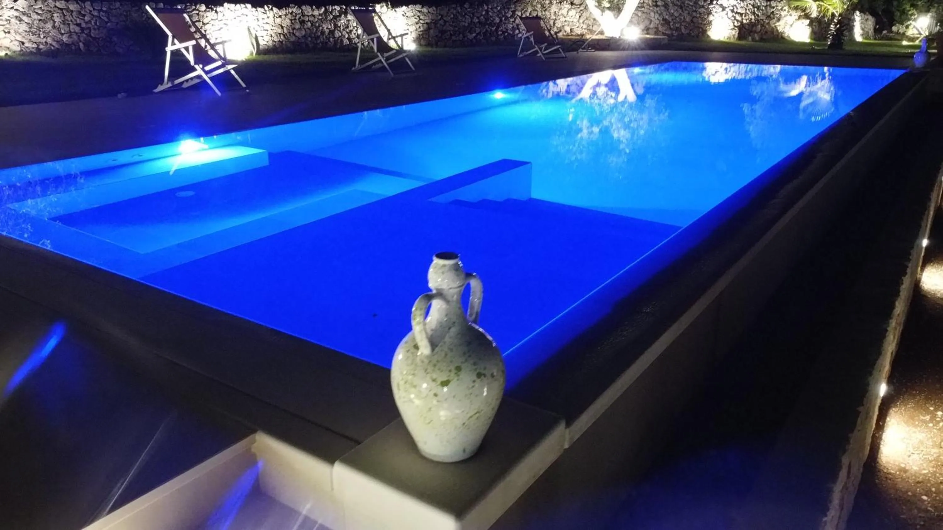 Swimming pool in Bed & Breakfast dei Colli