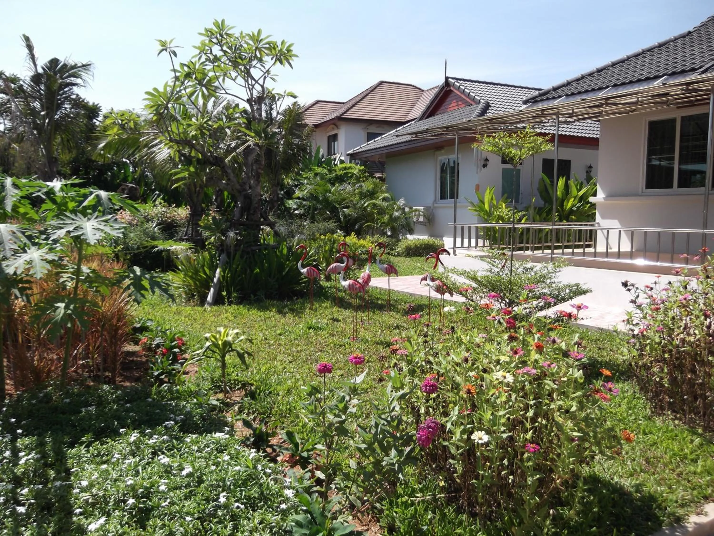 Property building in Nuch's Apple Guest House