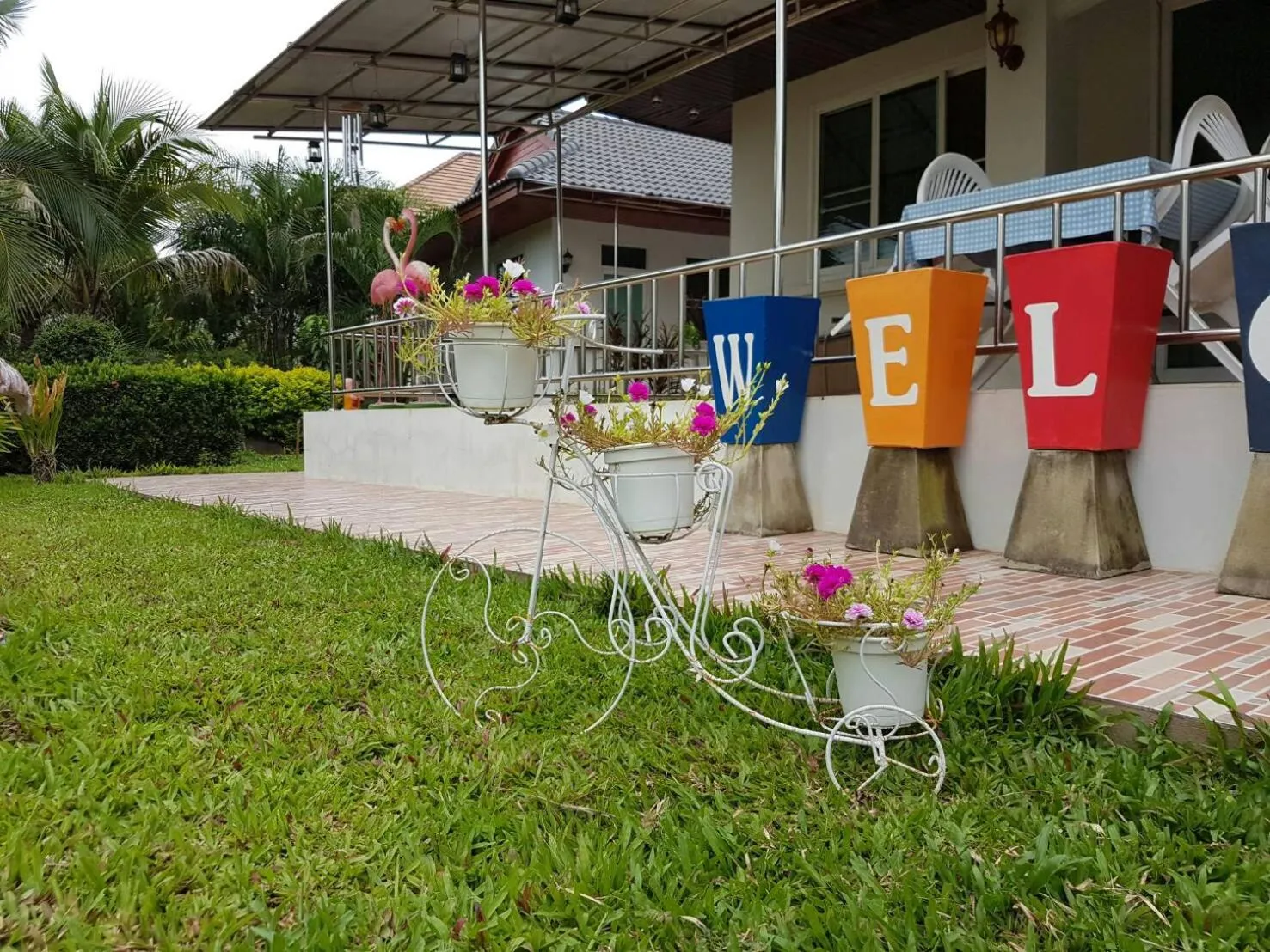 Property building in Nuch's Apple Guest House